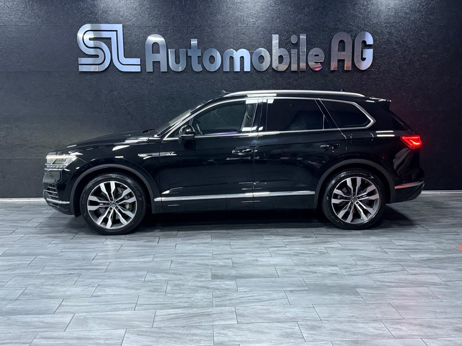 VW Touareg 3.0 TSI eHybrid Elegance Tiptronic / Panorama-image-3