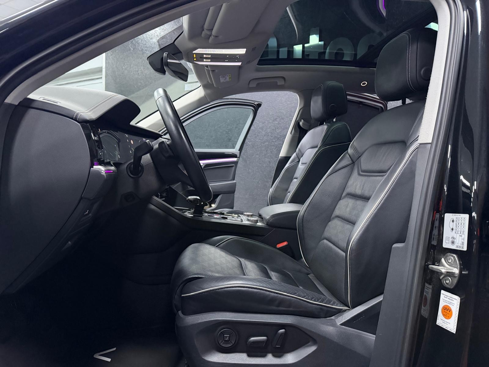 VW Touareg 3.0 TSI eHybrid Elegance Tiptronic / Panorama-image-9