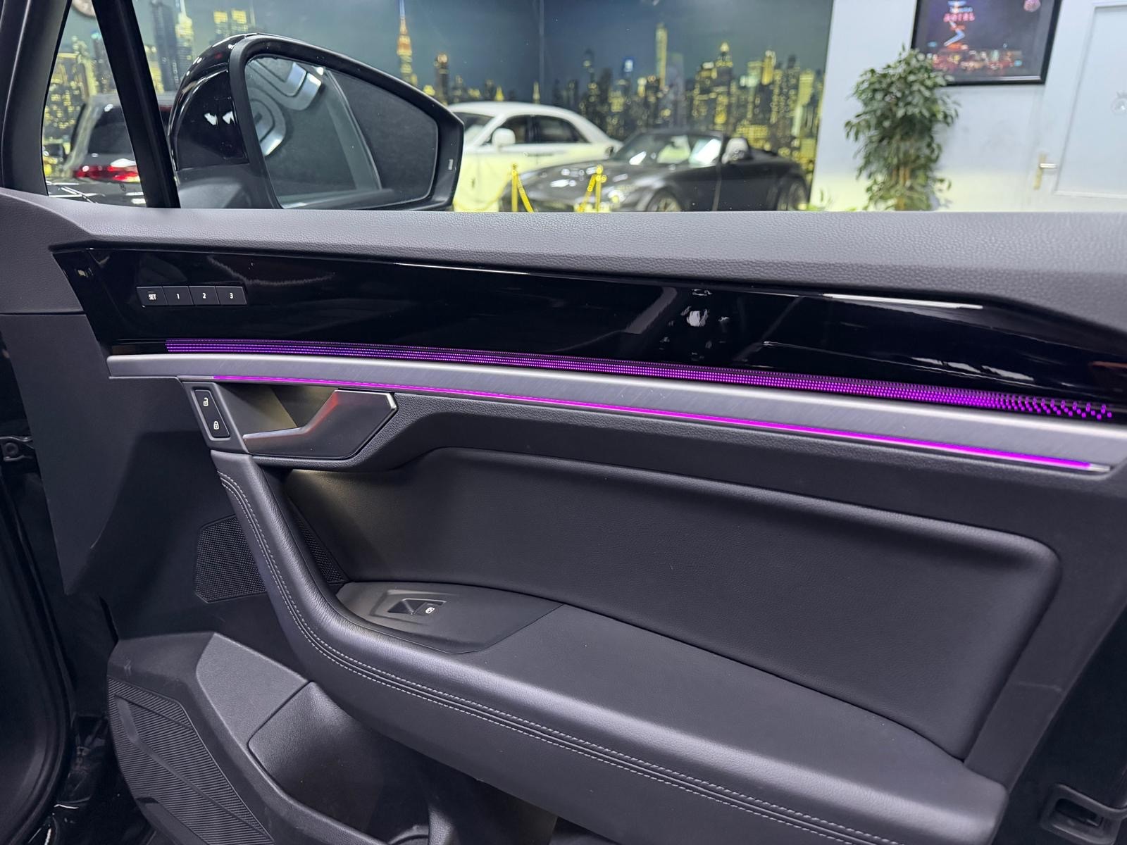 VW Touareg 3.0 TSI eHybrid Elegance Tiptronic / Panorama-image-16