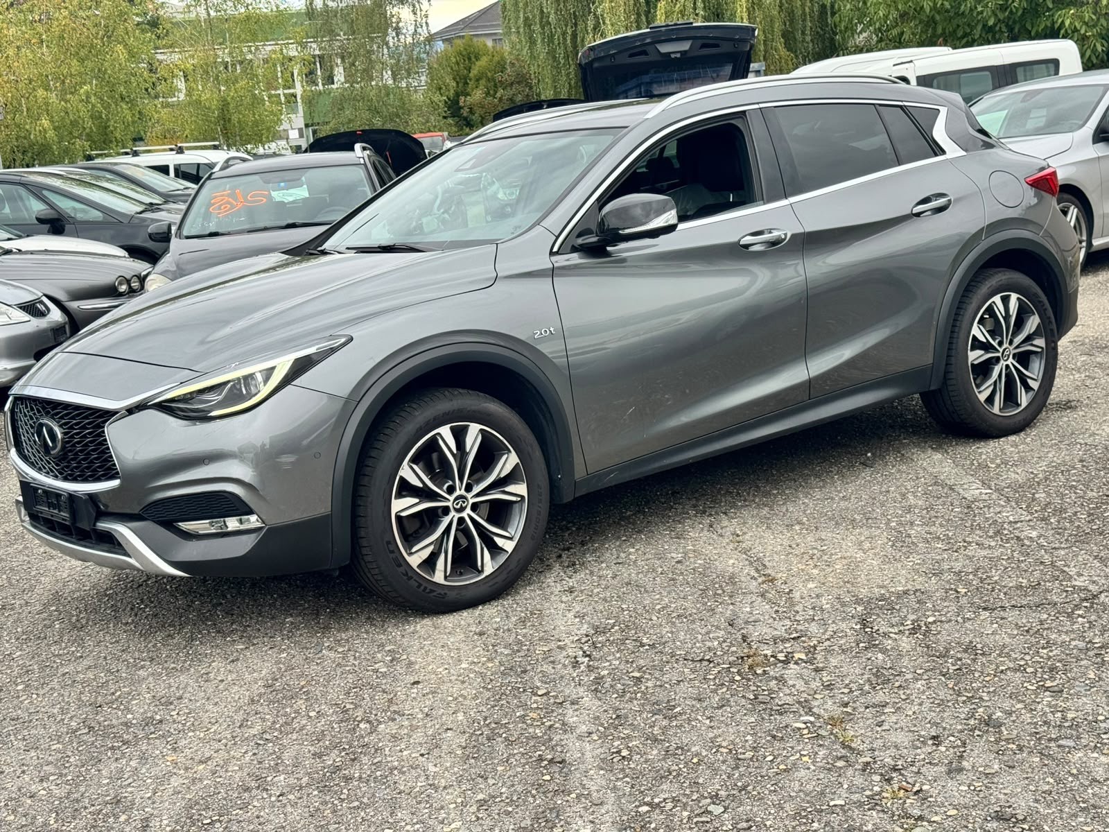 INFINITI QX30 2.0t Luxe Tech AWD DCT AWD-image-8