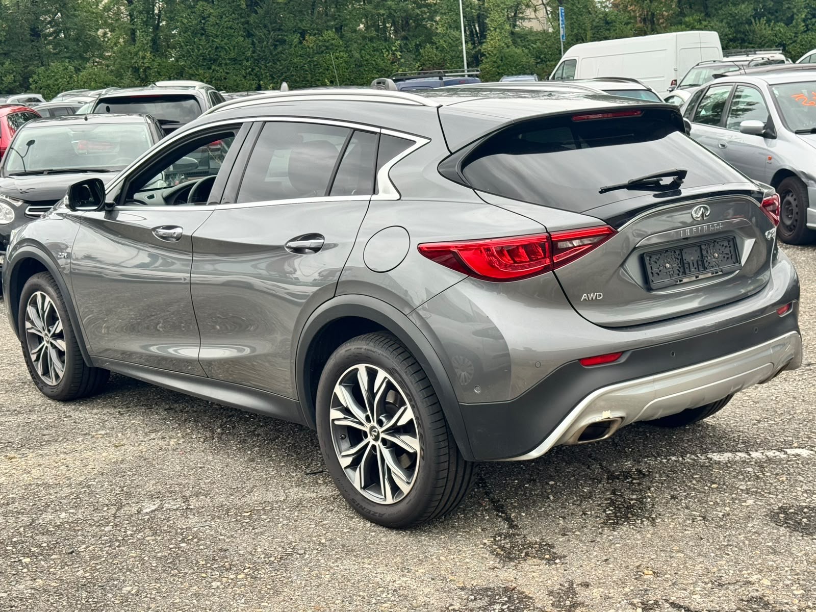 INFINITI QX30 2.0t Luxe Tech AWD DCT AWD-image-6