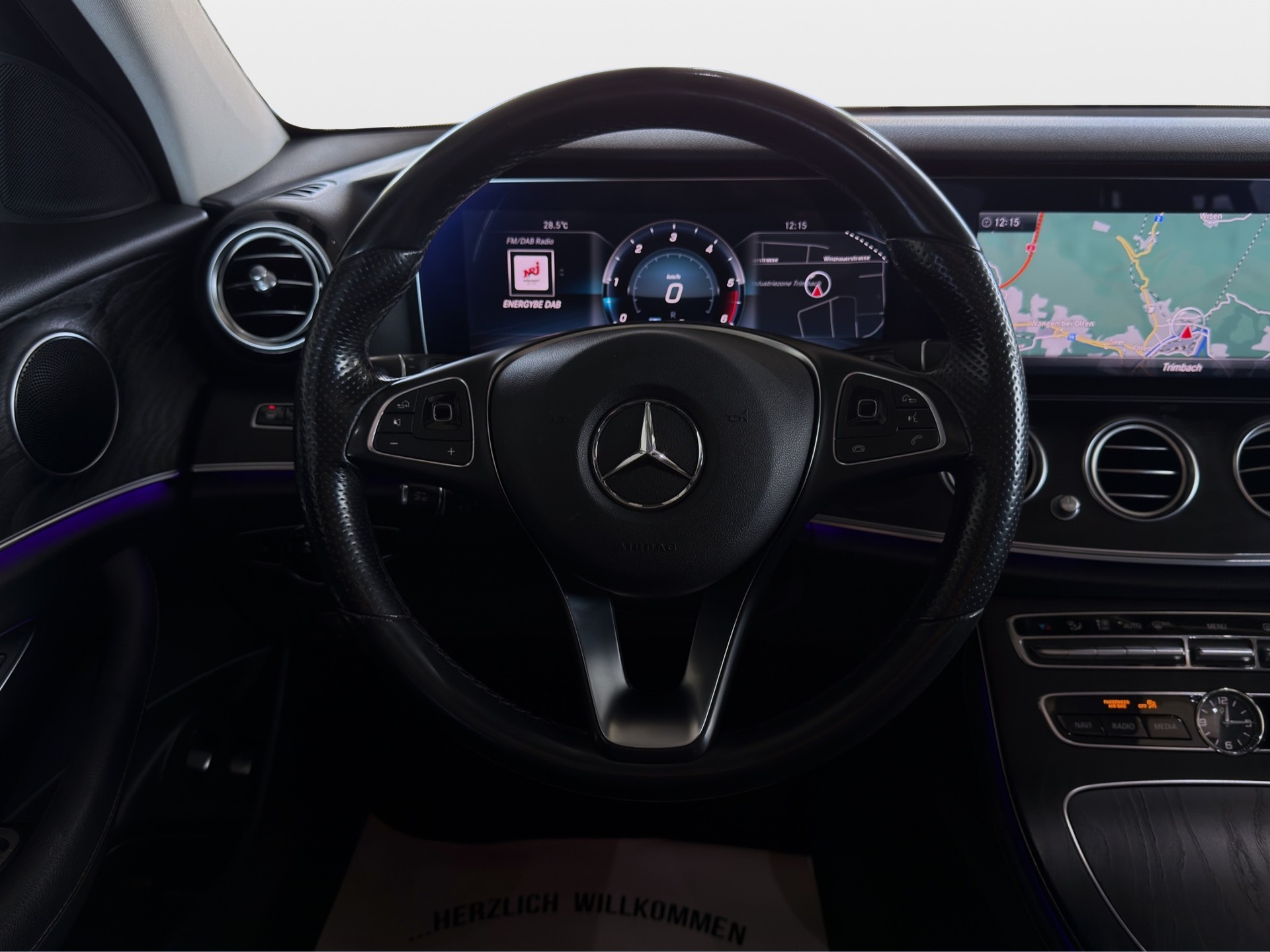 MERCEDES-BENZ E 350 d Avantgarde 4Matic 9G-Tronic*Hagelschaden*statt 29'900.- jetzt nur 24'900.- *-image-8