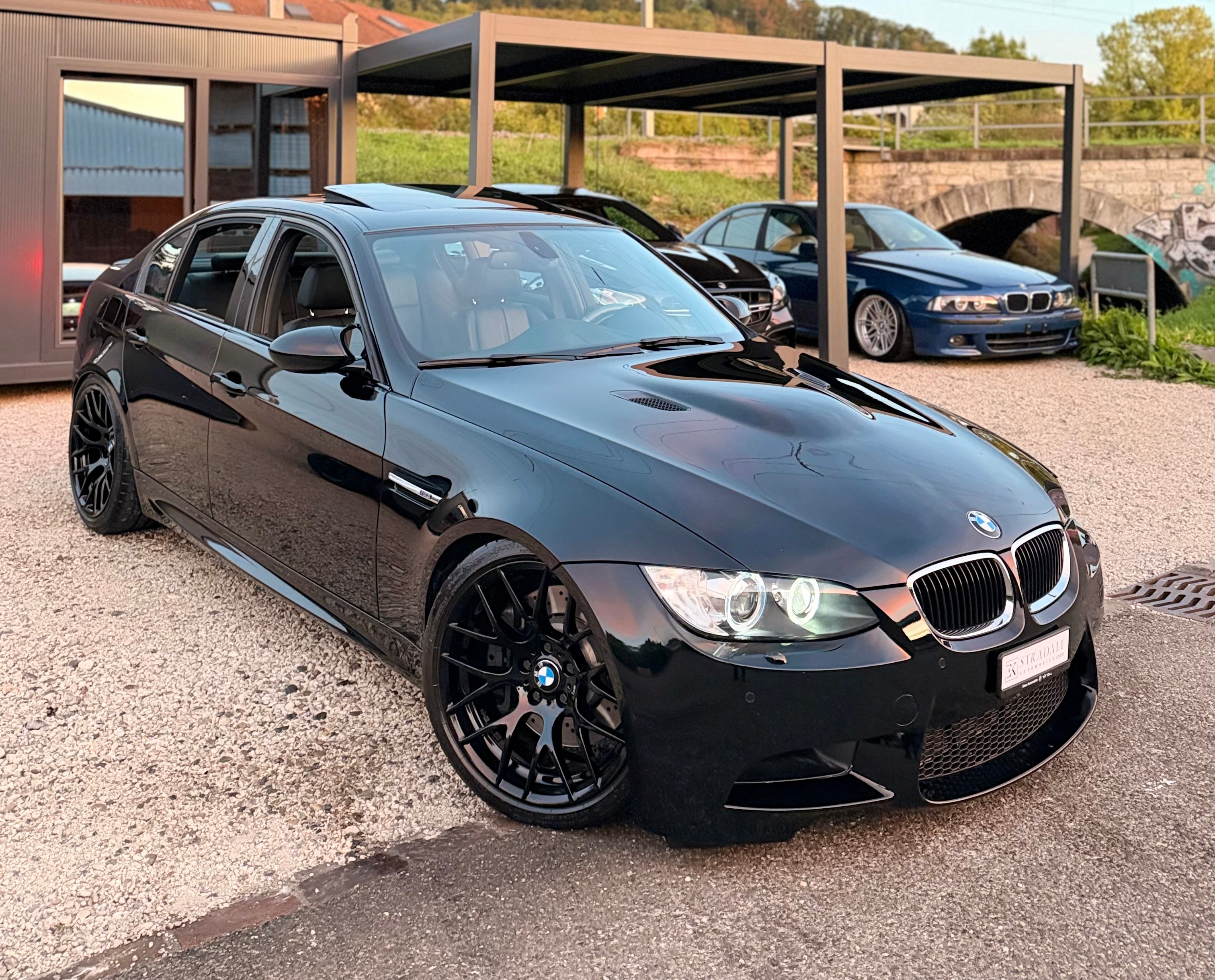 BMW M3 DSG **Competition**. ** Schweizer Fahrzeug**. **Historie komplett BMW**.**Uni-Schwarz**.**Schiebedach** — slika 1