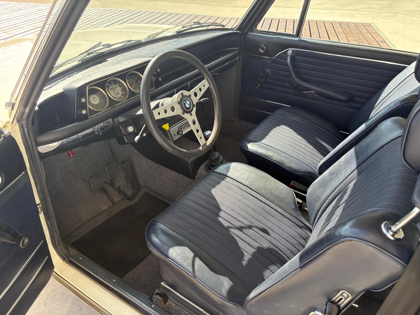 BMW 2002-image-5