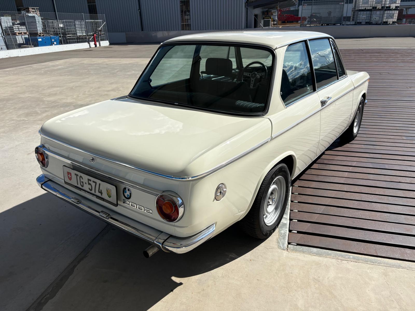 BMW 2002-image-4