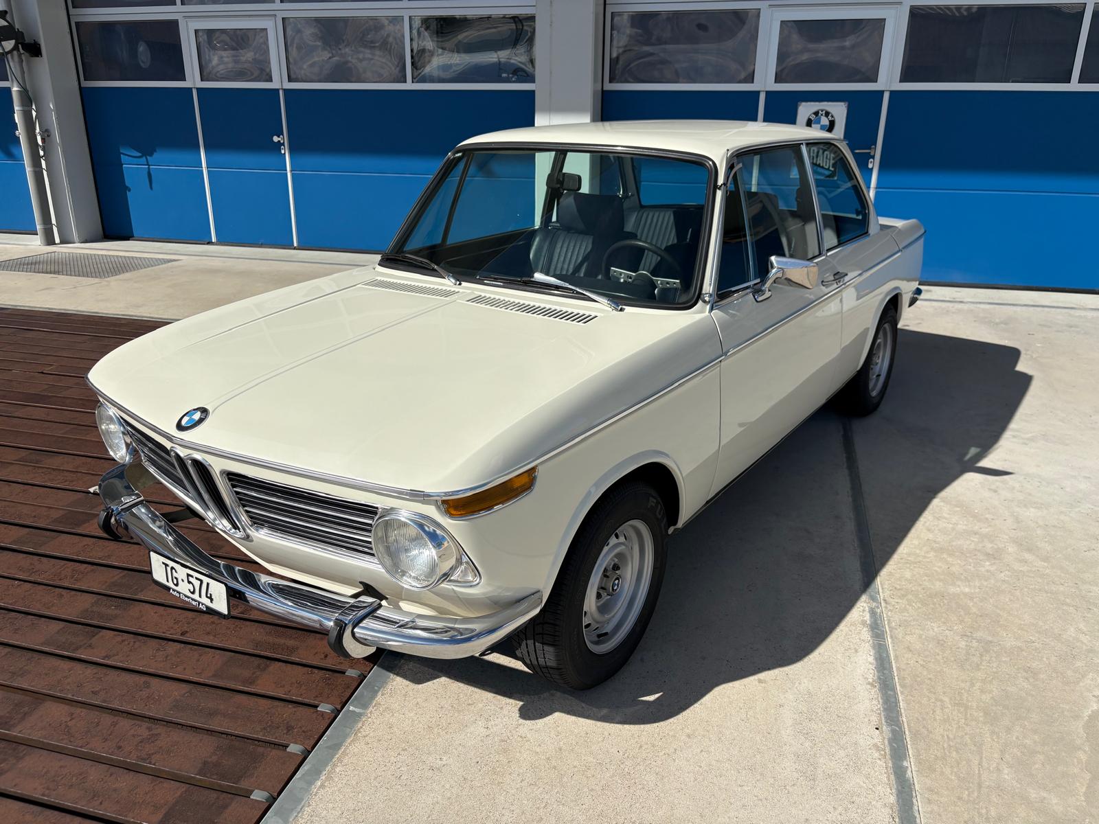 BMW 2002-image-2
