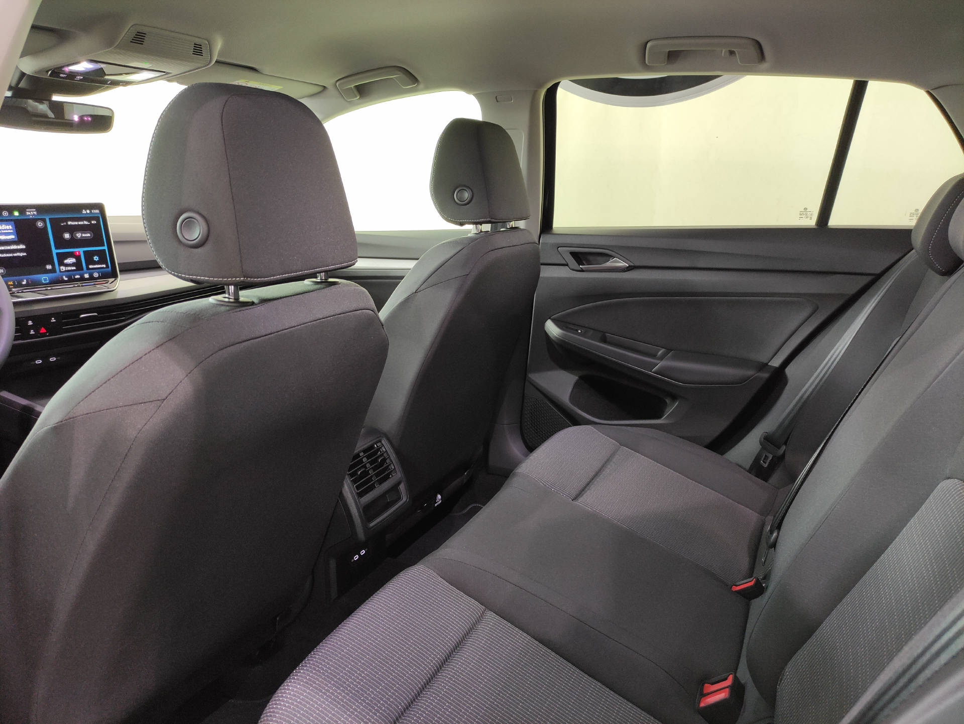 VW Golf VIII 1.5 eTSI Value DSG-image-10