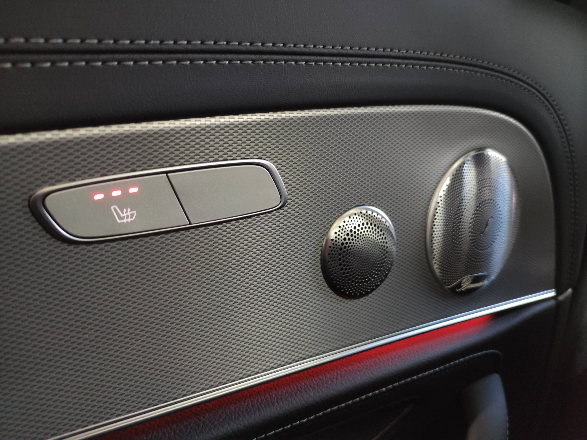 MERCEDES-BENZ E 63 S AMG 4matic+ Kombi-image-16