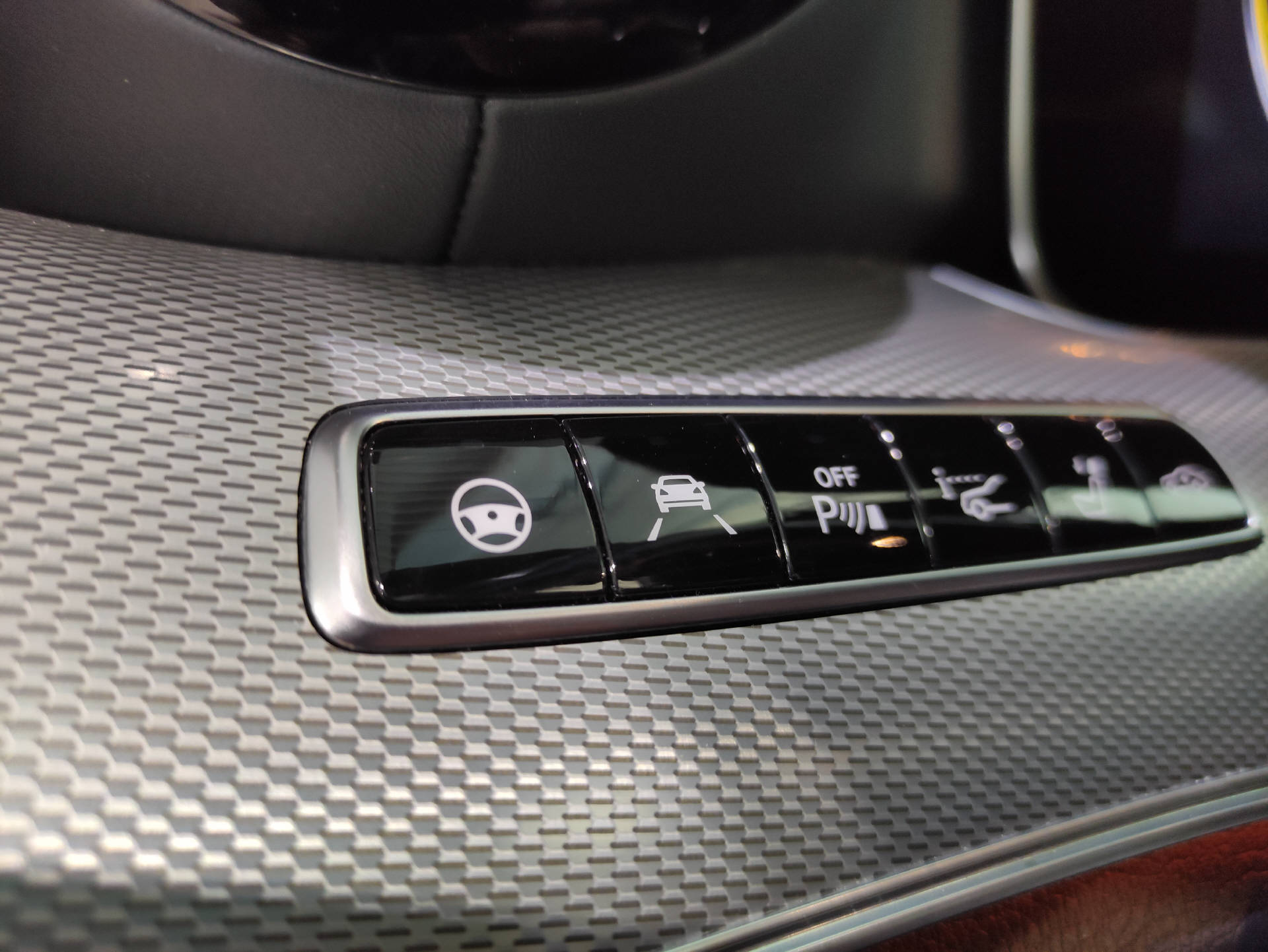 MERCEDES-BENZ E 63 S AMG 4matic+ Kombi-image-4