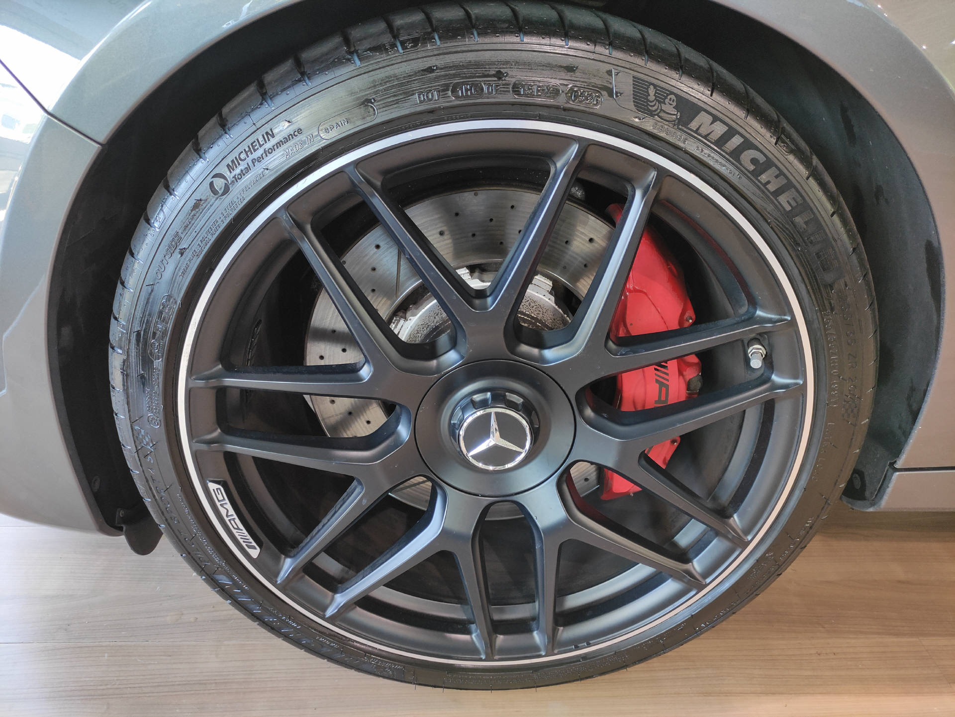 MERCEDES-BENZ E 63 S AMG 4matic+ Kombi-image-2