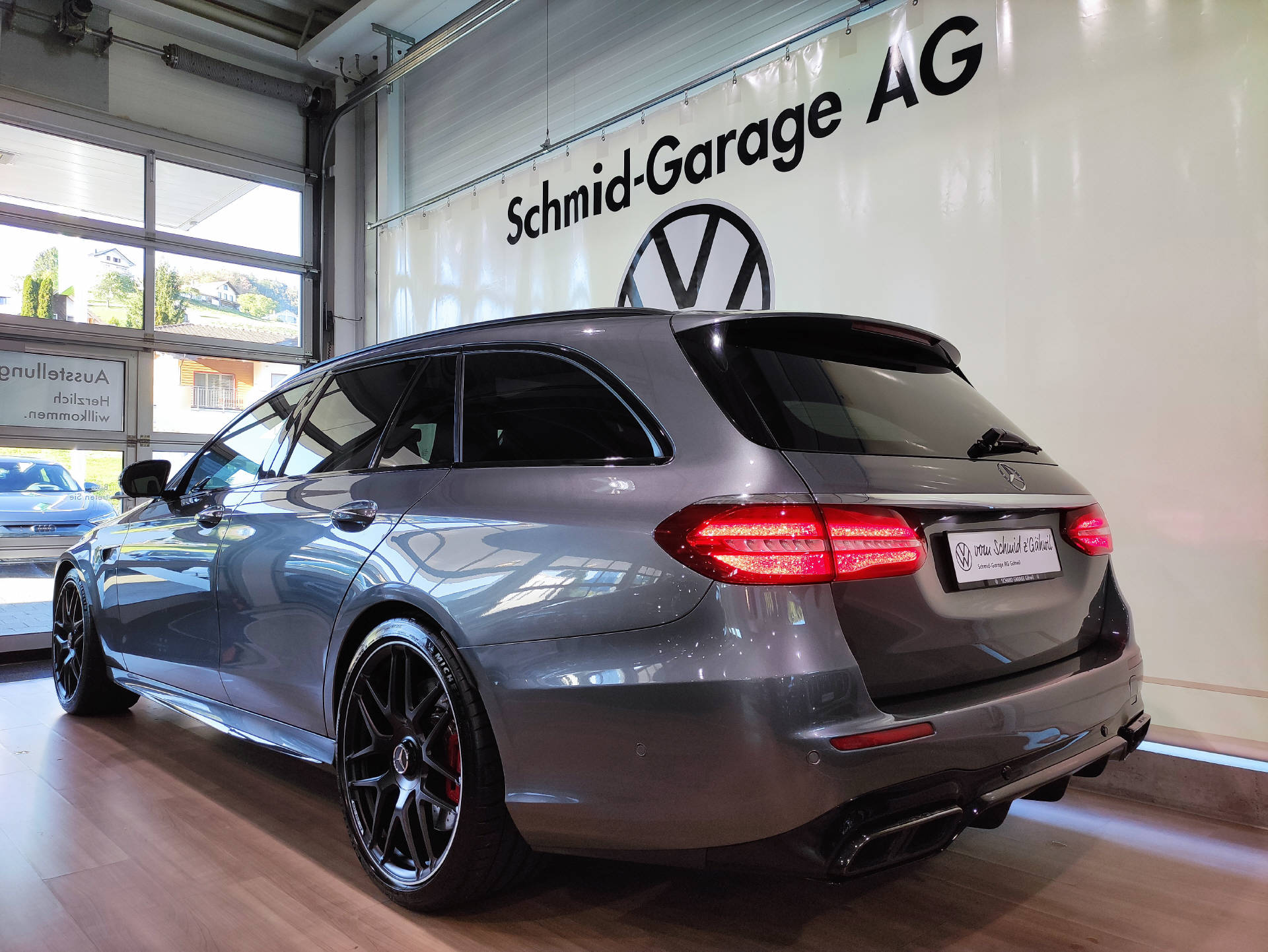 MERCEDES-BENZ E 63 S AMG 4matic+ Kombi-image-21