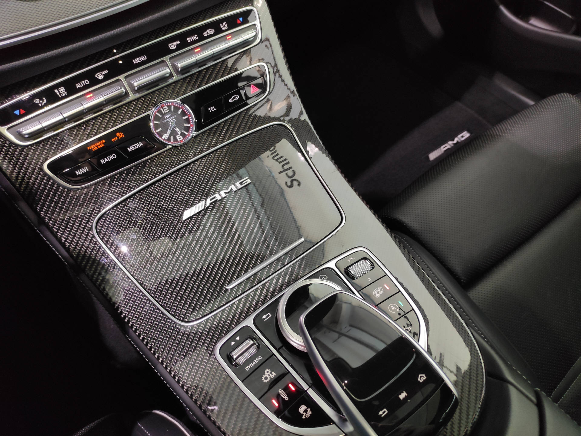 MERCEDES-BENZ E 63 S AMG 4matic+ Kombi-image-14