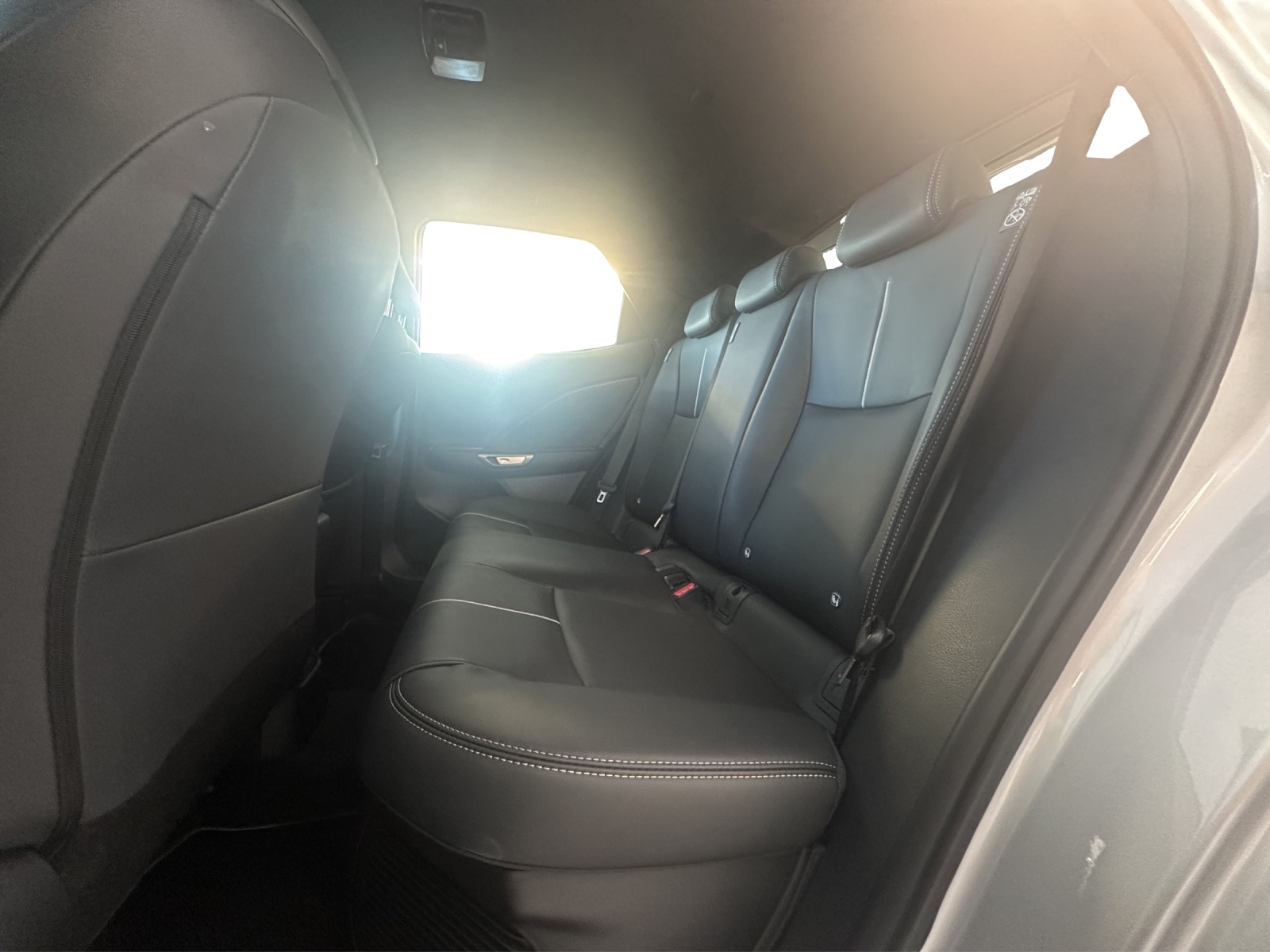 LEXUS LBX 1.5 Hybrid Relax AWD-image-9