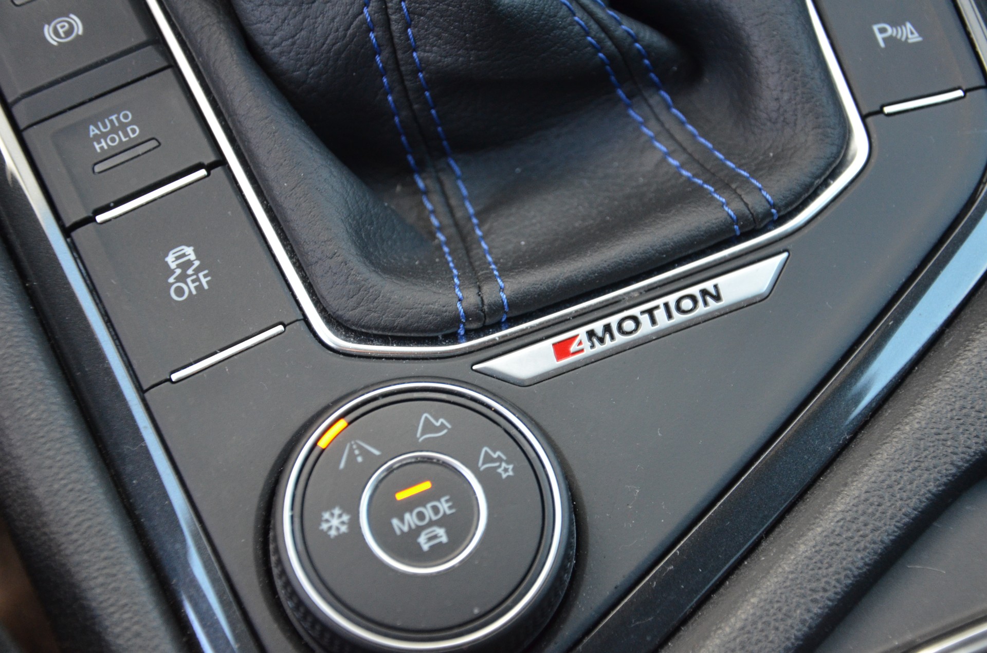 VW Tiguan 2.0TSI R 4Motion DSG-image-16