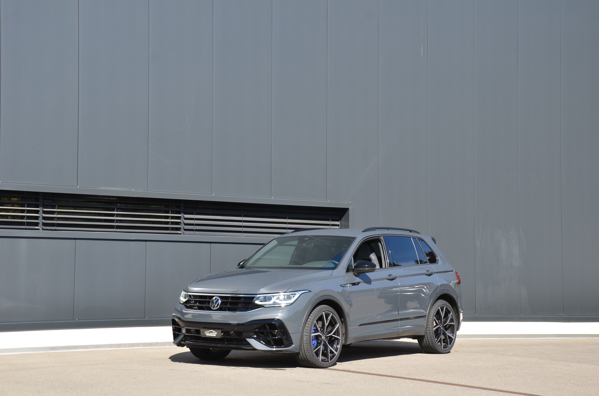 VW Tiguan 2.0TSI R 4Motion DSG-image-0