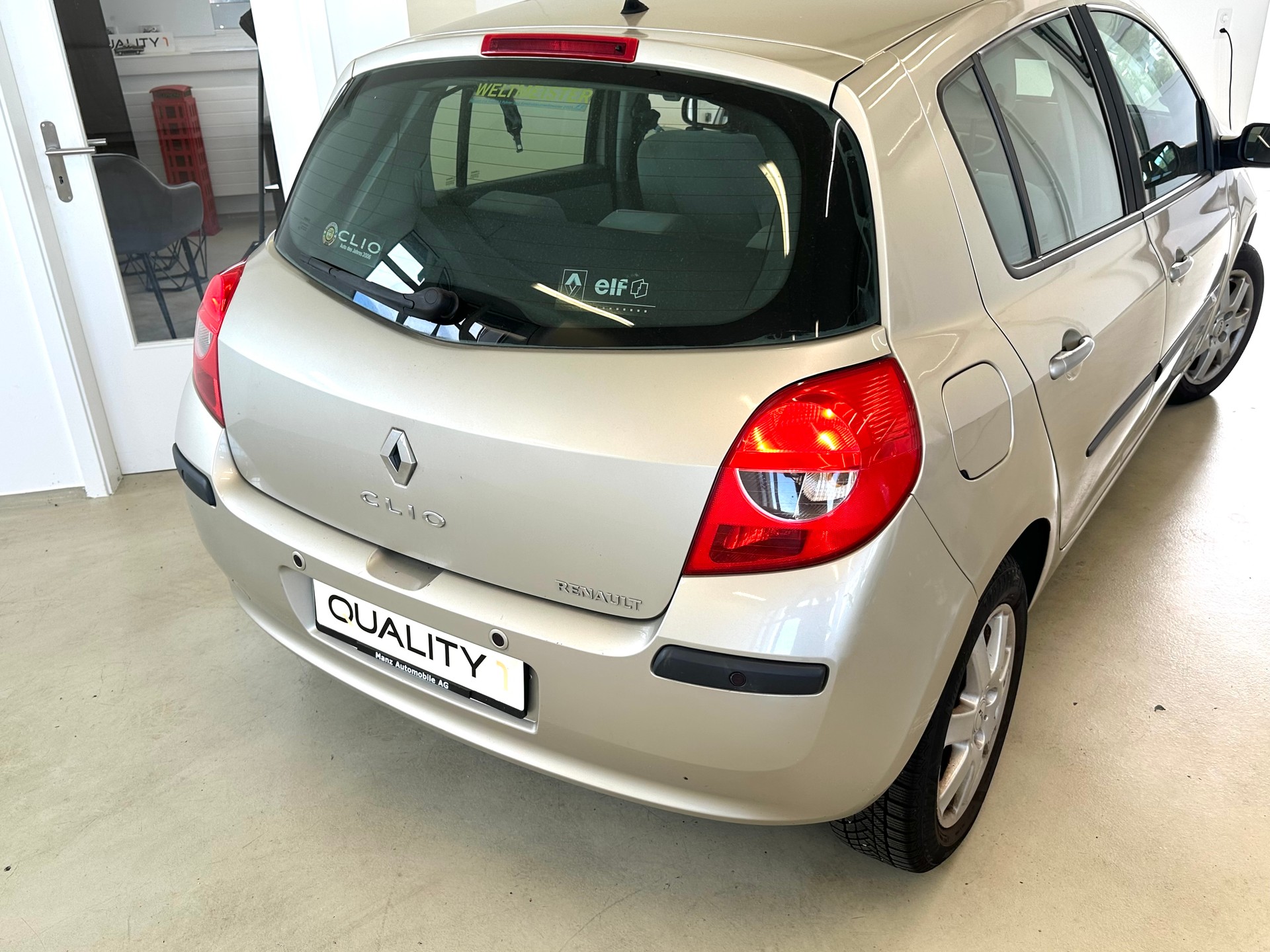 RENAULT Clio Privilège 1.6 16V-image-14