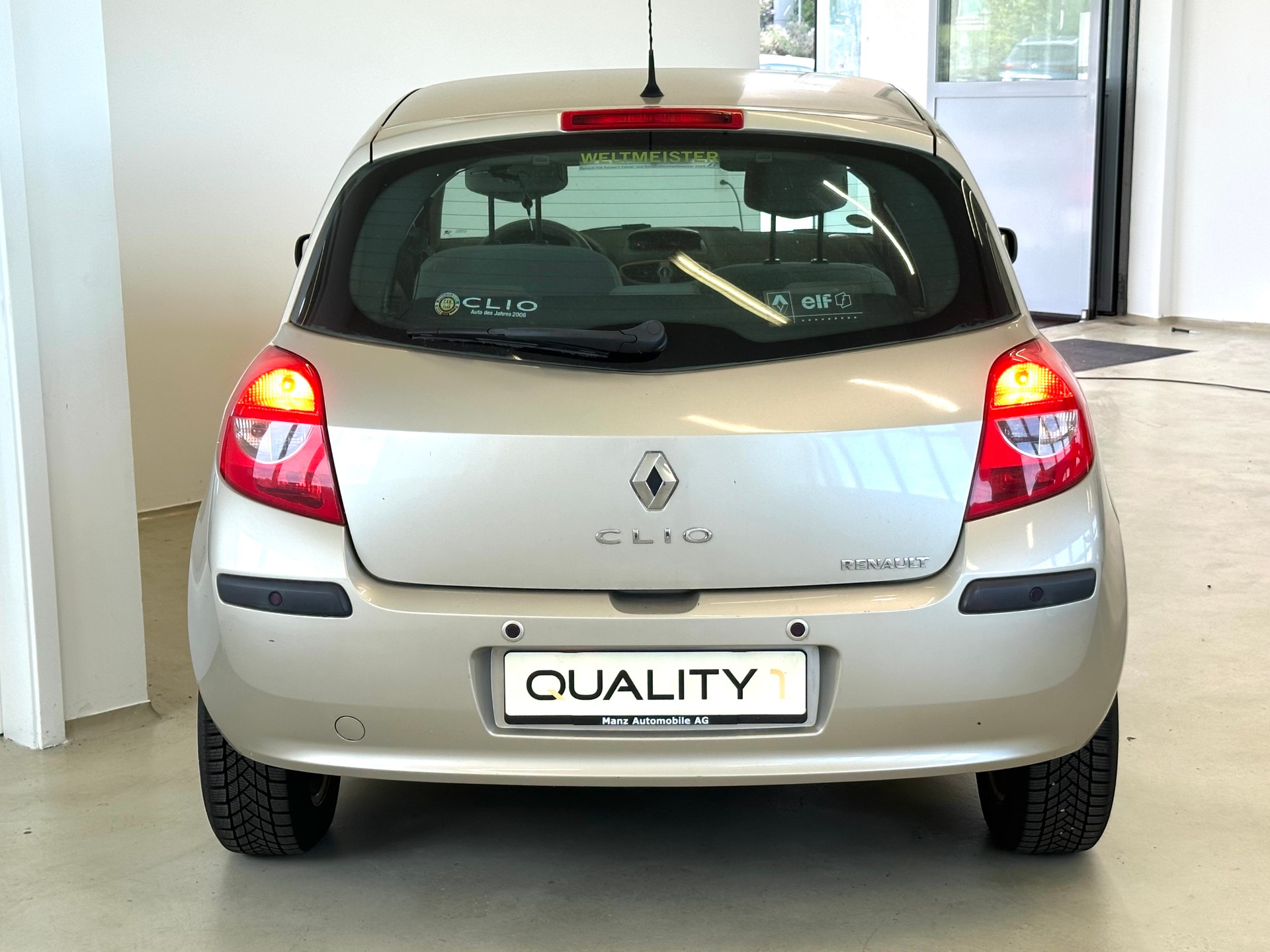RENAULT Clio Privilège 1.6 16V-image-13