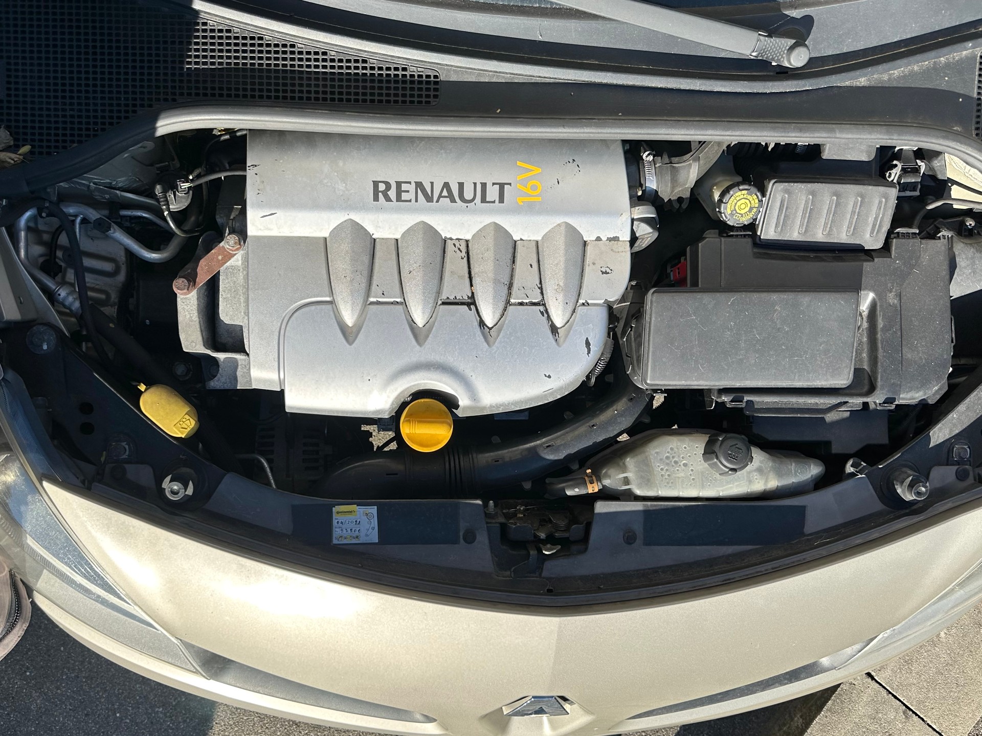 RENAULT Clio Privilège 1.6 16V-image-25