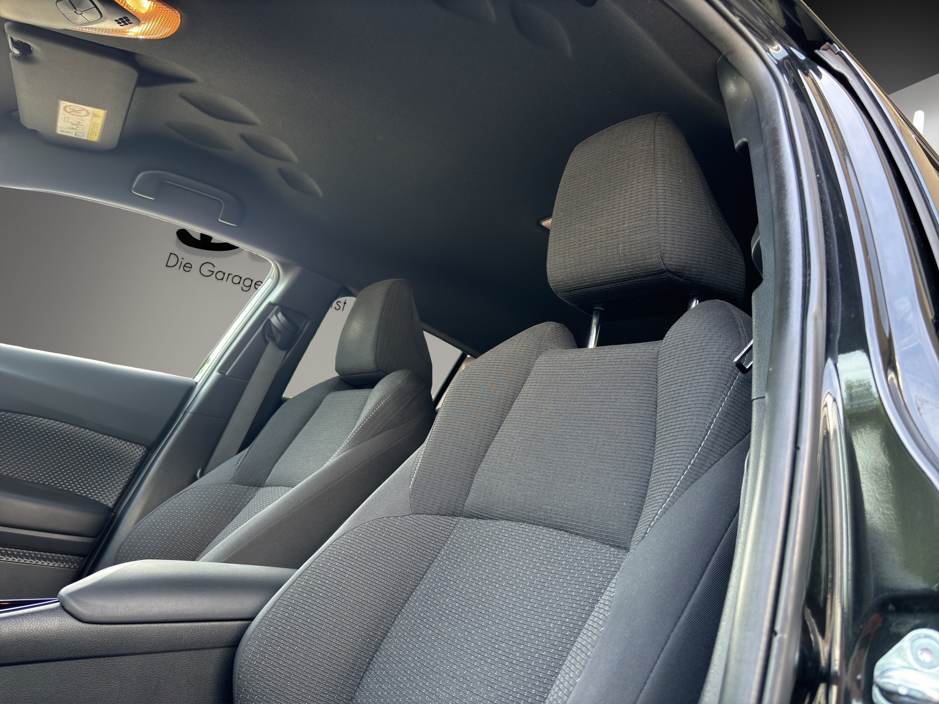 TOYOTA C-HR 1.8 HSD CVT Trend-image-21