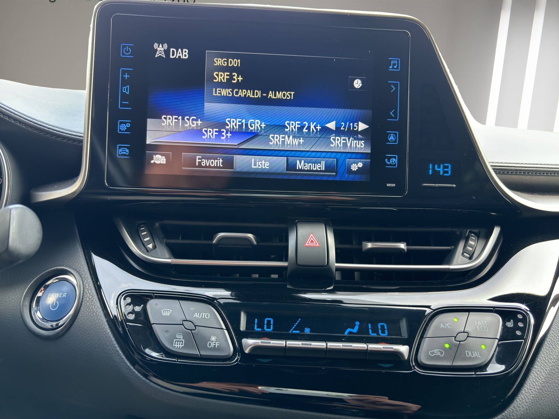 TOYOTA C-HR 1.8 HSD CVT Trend-image-24