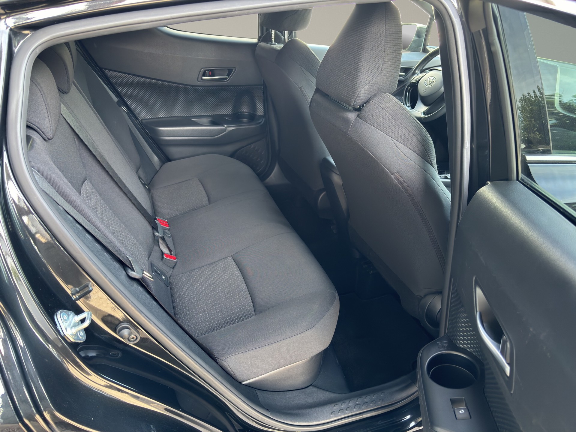 TOYOTA C-HR 1.8 HSD CVT Trend-image-18