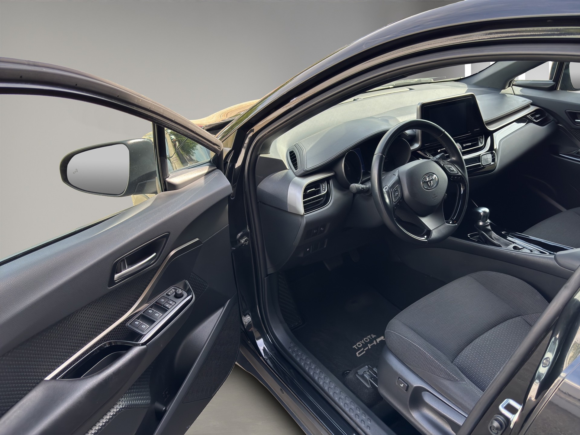 TOYOTA C-HR 1.8 HSD CVT Trend-image-17