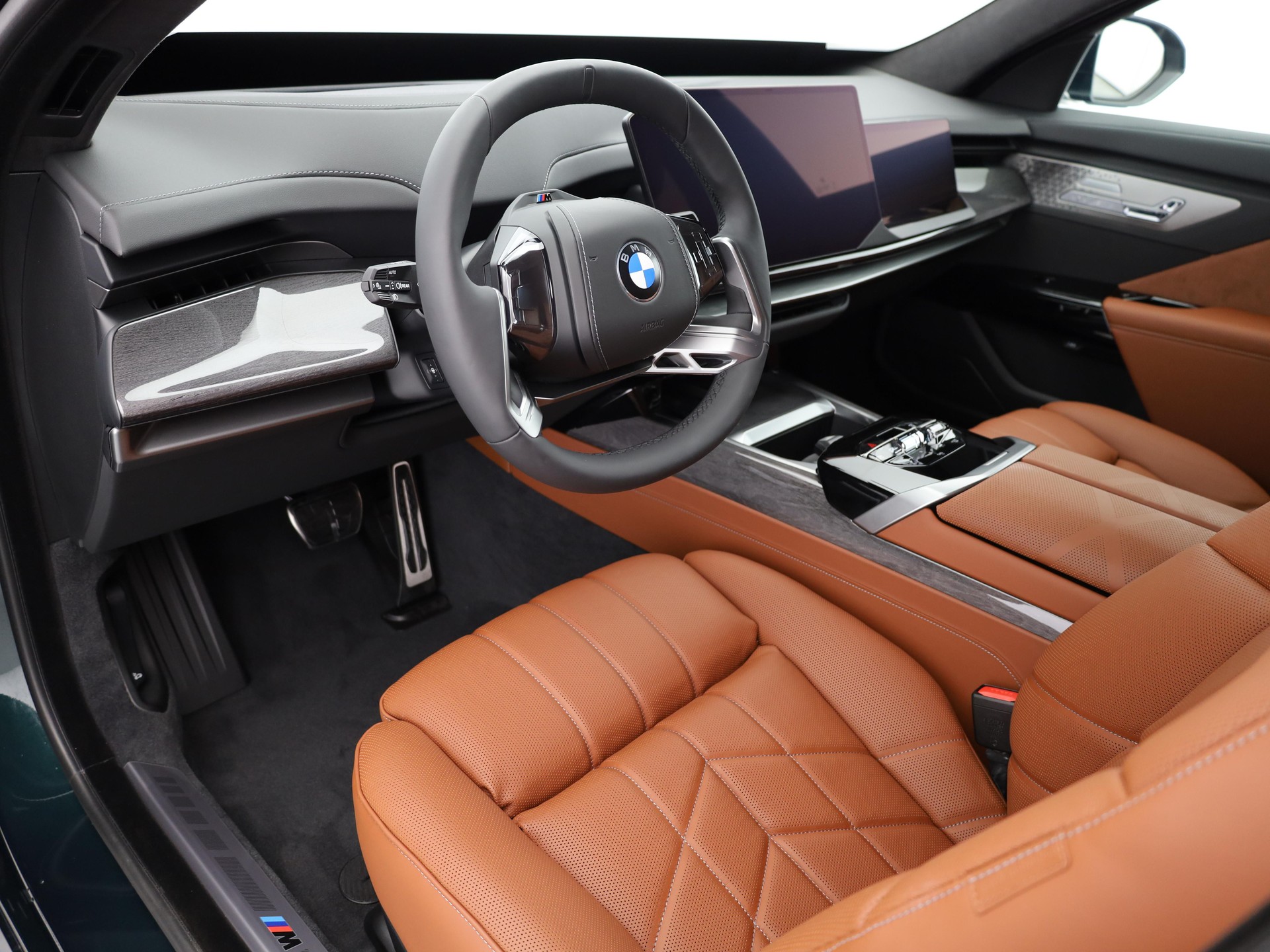 BMW i7 G70 xDrive60-image-12