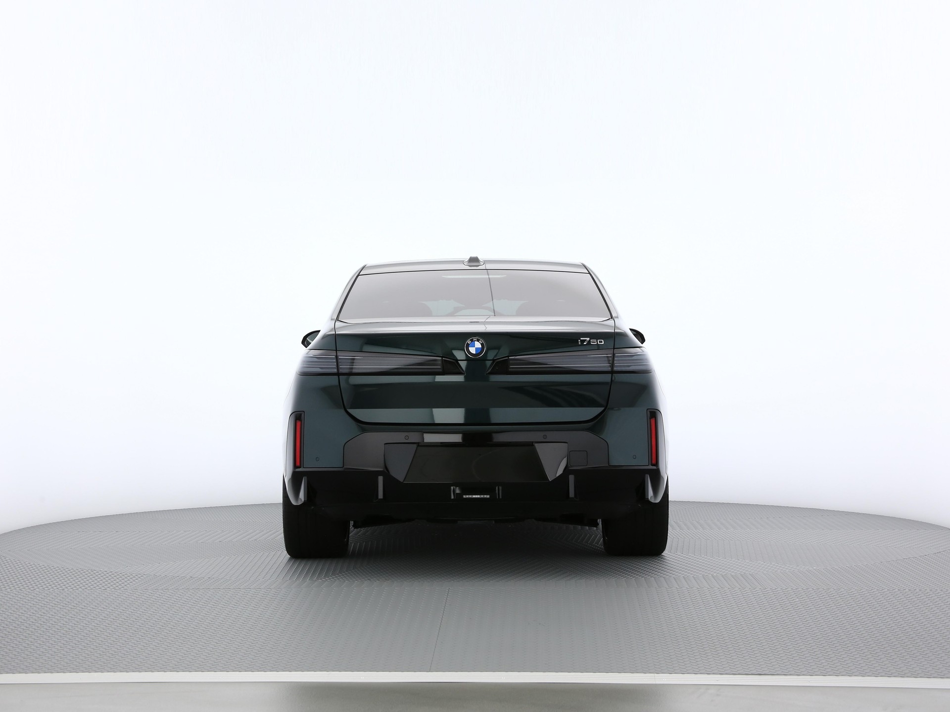 BMW i7 G70 xDrive60-showroom-element-3