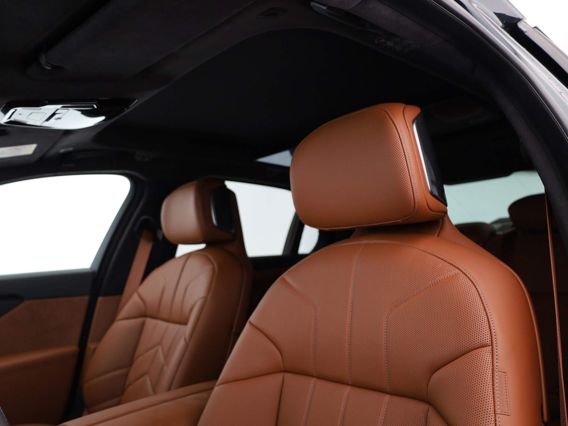 BMW i7 G70 xDrive60-image-13