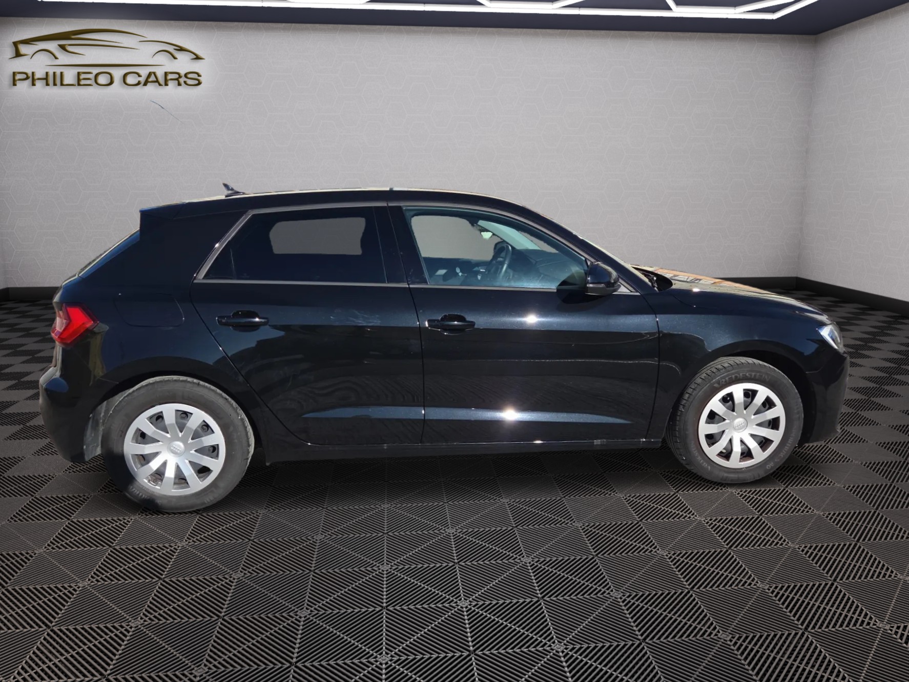 AUDI A1 Sportback 25 TFSI S tronic 5d-image-3