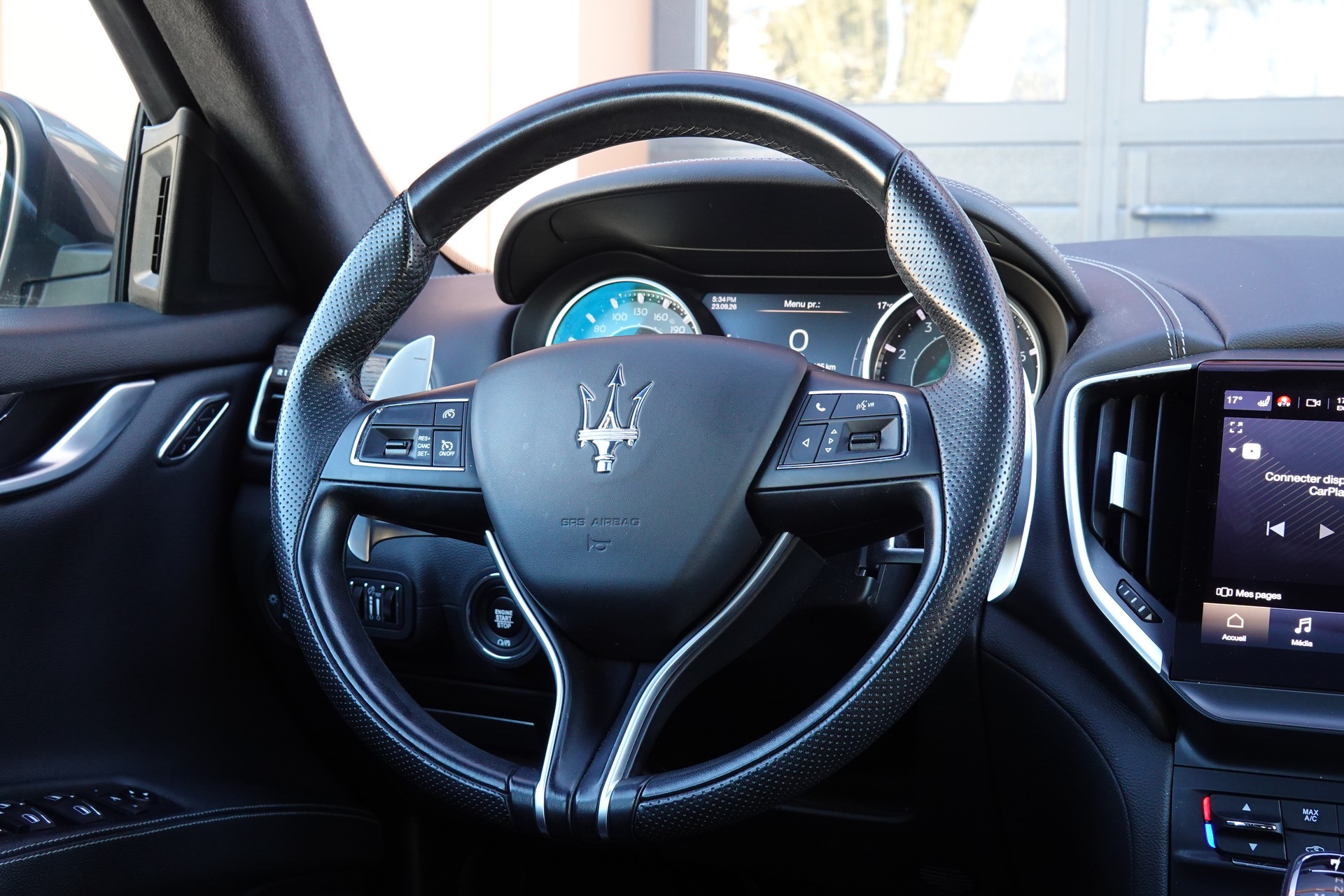 MASERATI Ghibli 2.0 Hybrid GT "* CH Auto * Tempomat * Camera recul * Sièges Electriques/mémoire * Toit Ouvrant * Phares LED *"-image-11