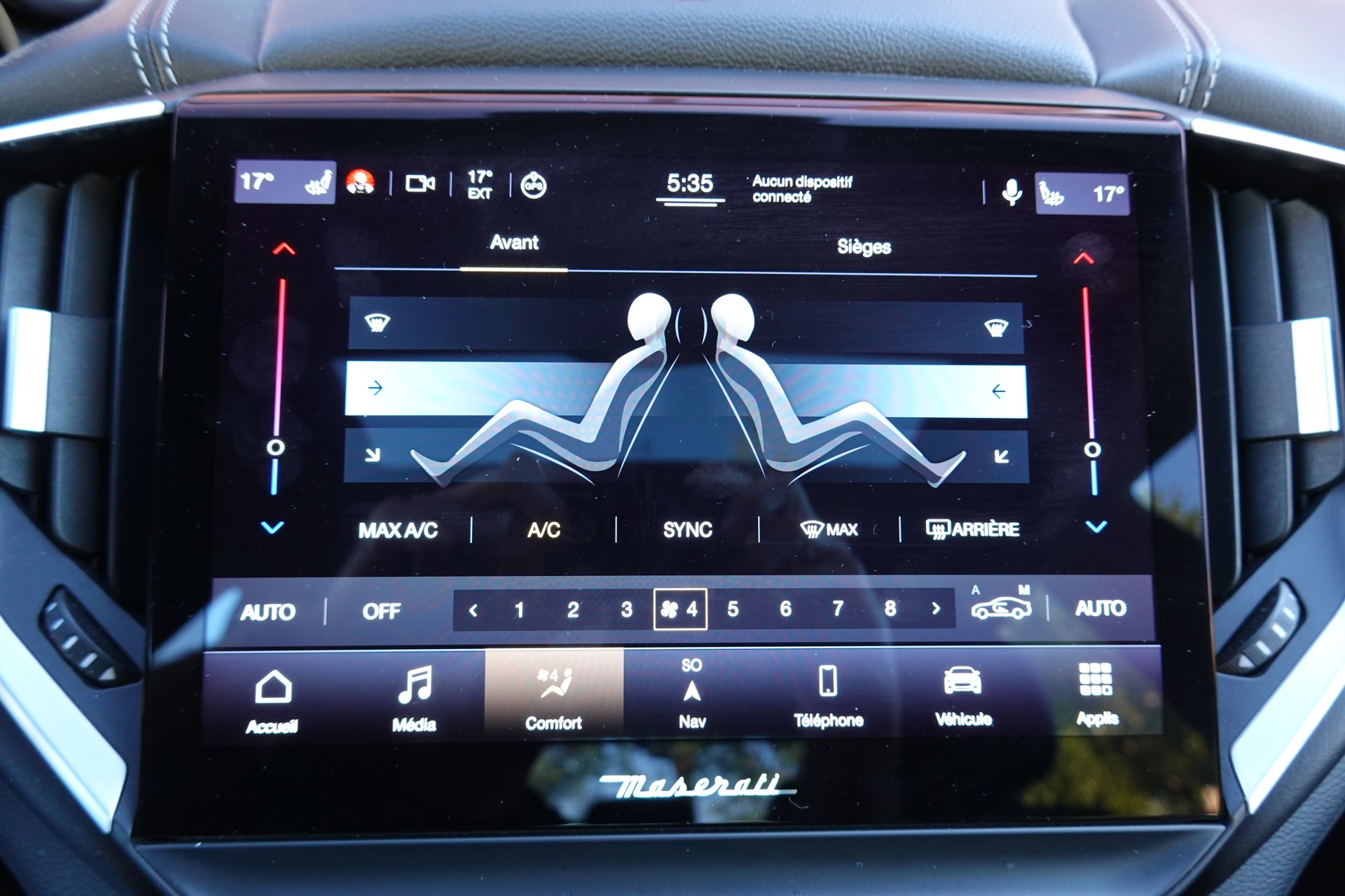 MASERATI Ghibli 2.0 Hybrid GT "* CH Auto * Tempomat * Camera recul * Sièges Electriques/mémoire * Toit Ouvrant * Phares LED *"-image-17