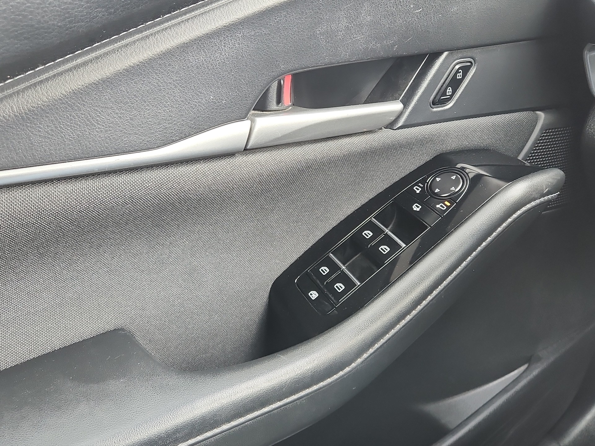 MAZDA CX-30 SKYACTIV-G 122 M Hybrid FWD Ambition-image-11
