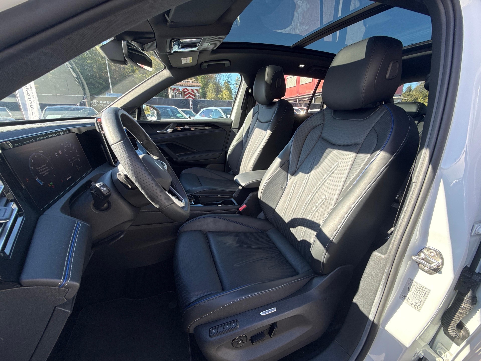 VW Tiguan 2.0 TSI R-Line DSG 4motion-image-7