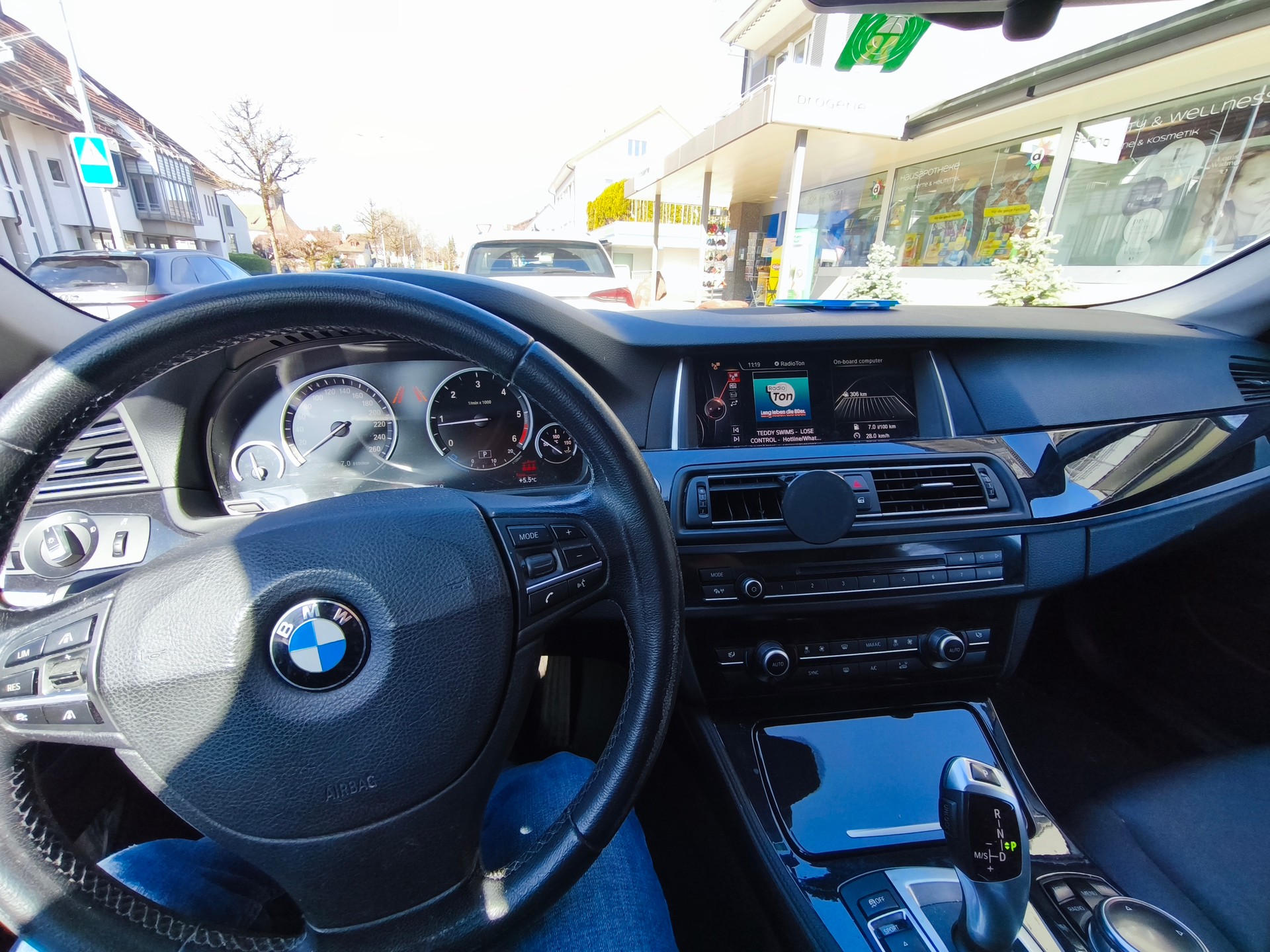 BMW 520d xDrive-image-4