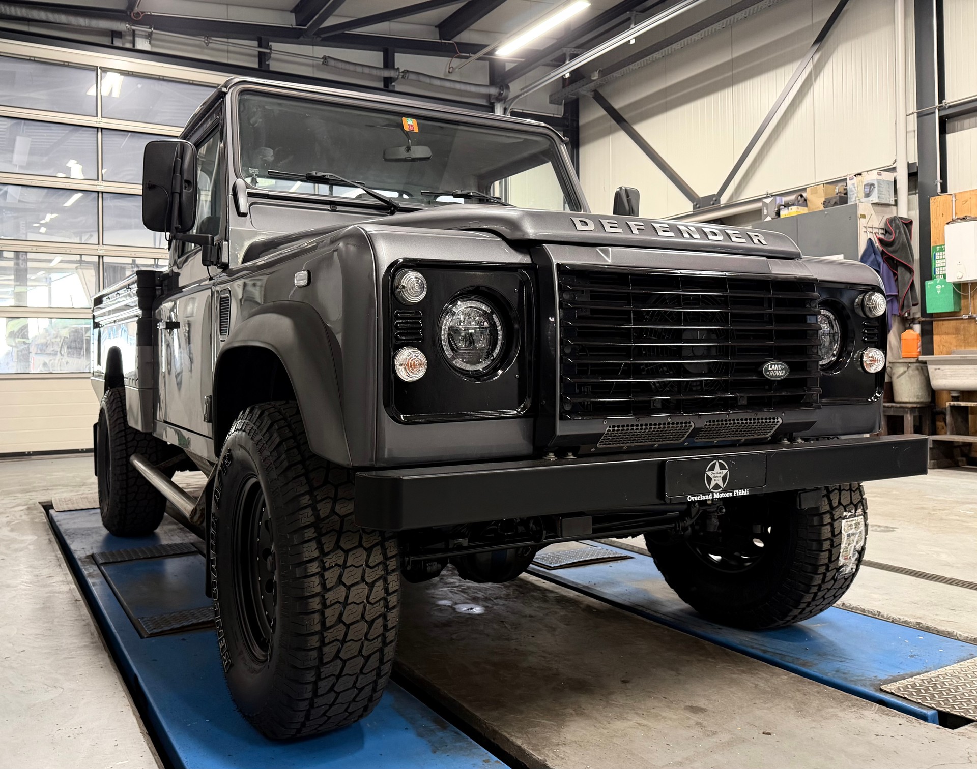 LAND ROVER 130-image-5