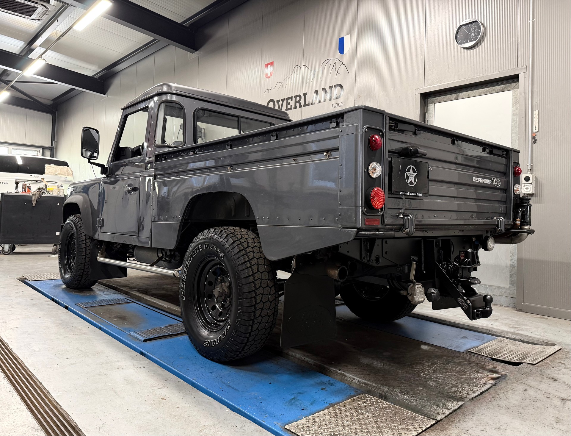 LAND ROVER 130-image-1