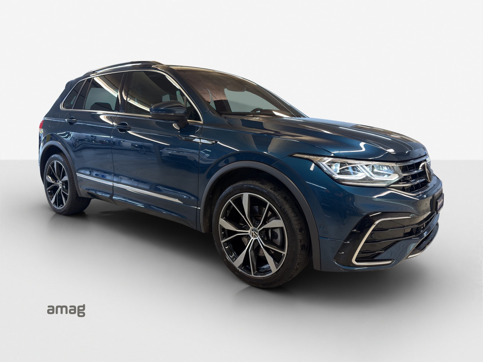 VW Tiguan 2.0TSI R-Line 4Motion DSG-image-5