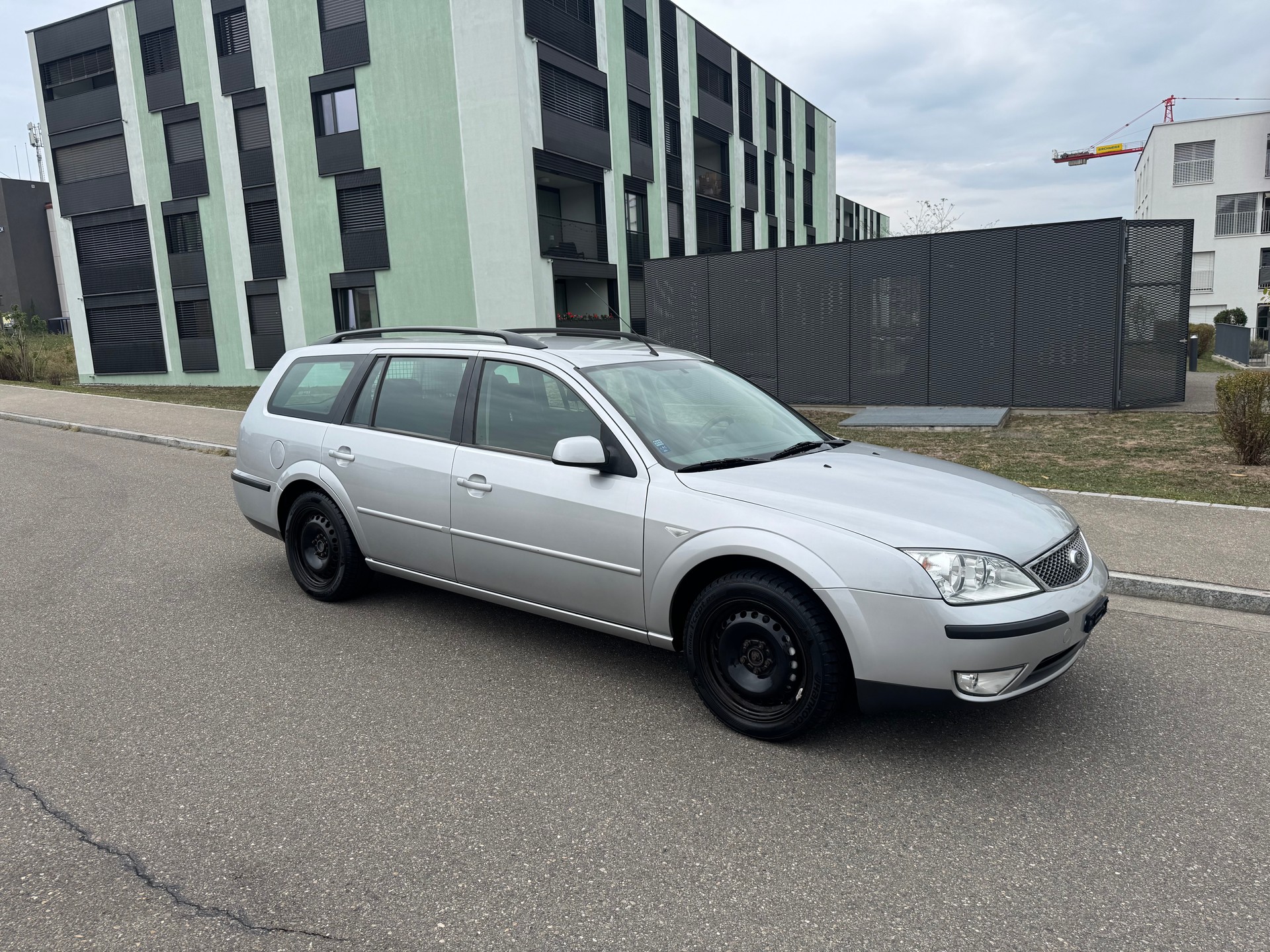 FORD Mondeo 2.0i 16V Ghia-image-4