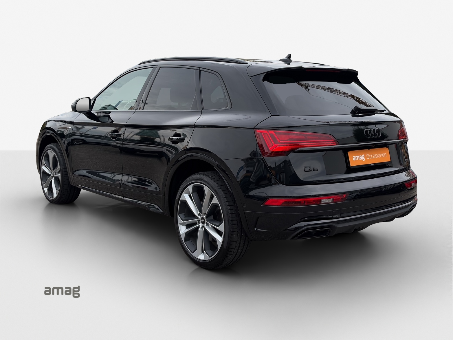 AUDI Q5 45 TFSI S-line quattro S-tronic-image-2