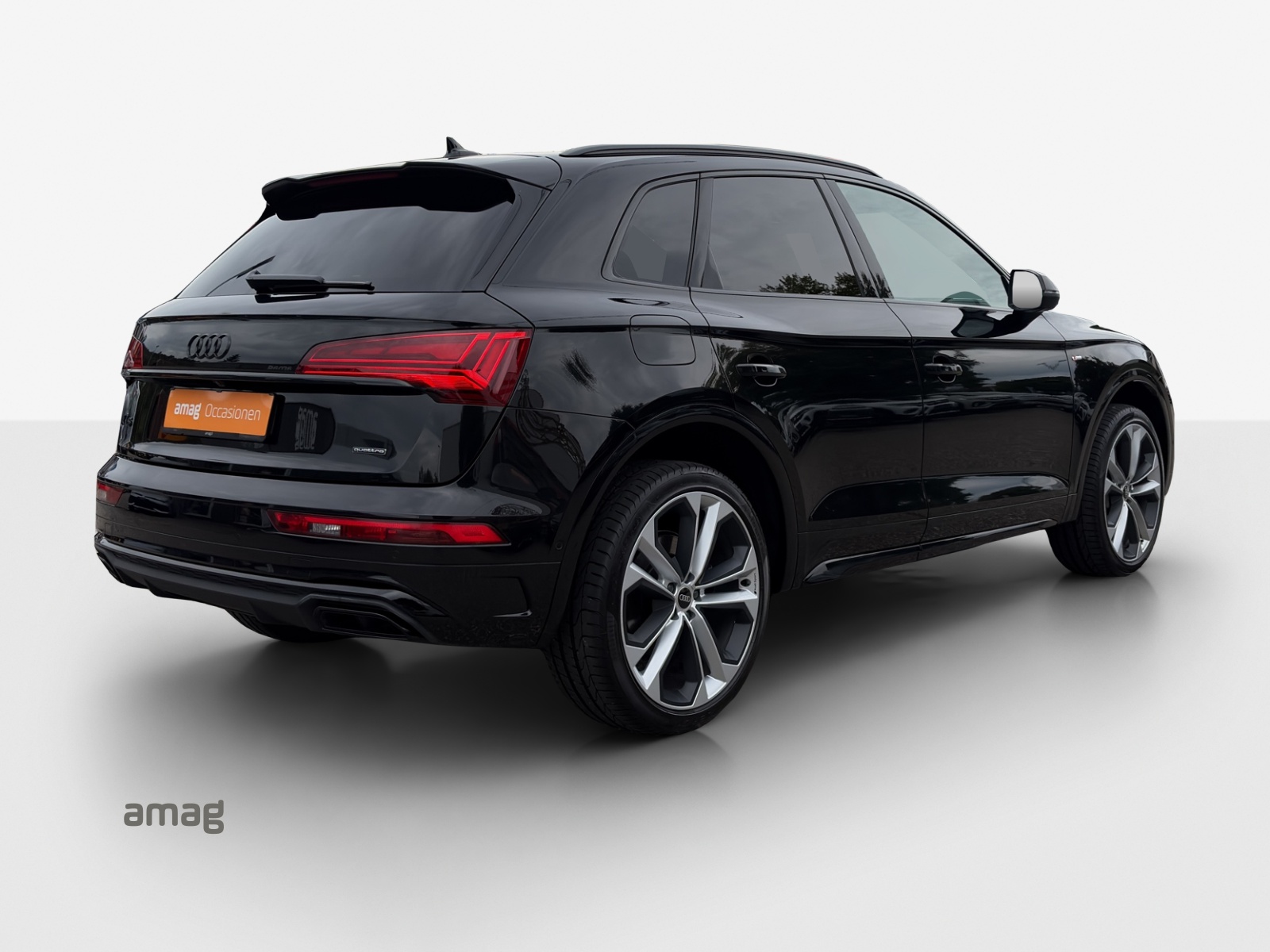 AUDI Q5 45 TFSI S-line quattro S-tronic-image-4