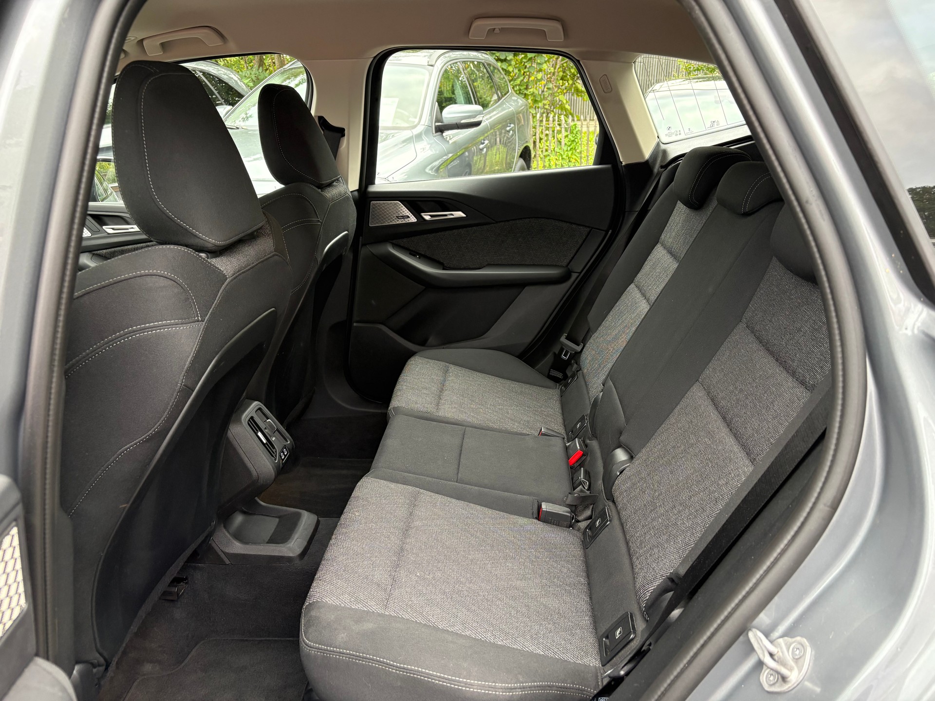 BMW 218d Active Tourer DKG-image-11