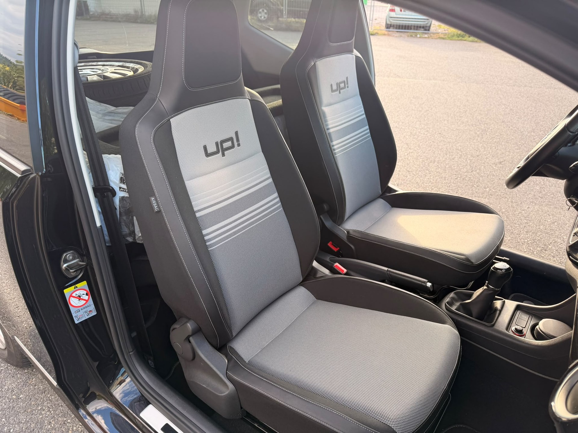 VW Up 1.0 white up-image-7