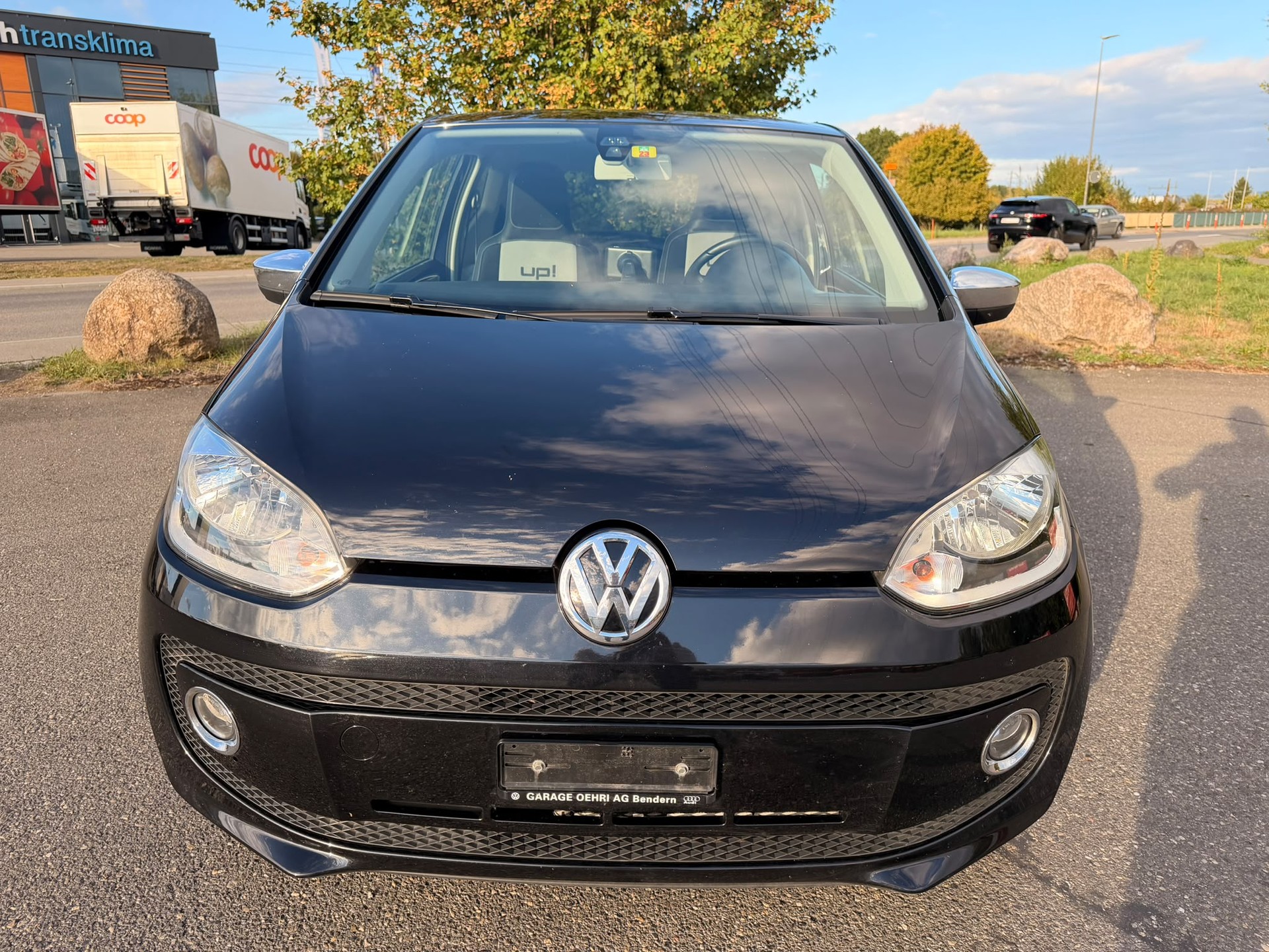 VW Up 1.0 white up-image-0