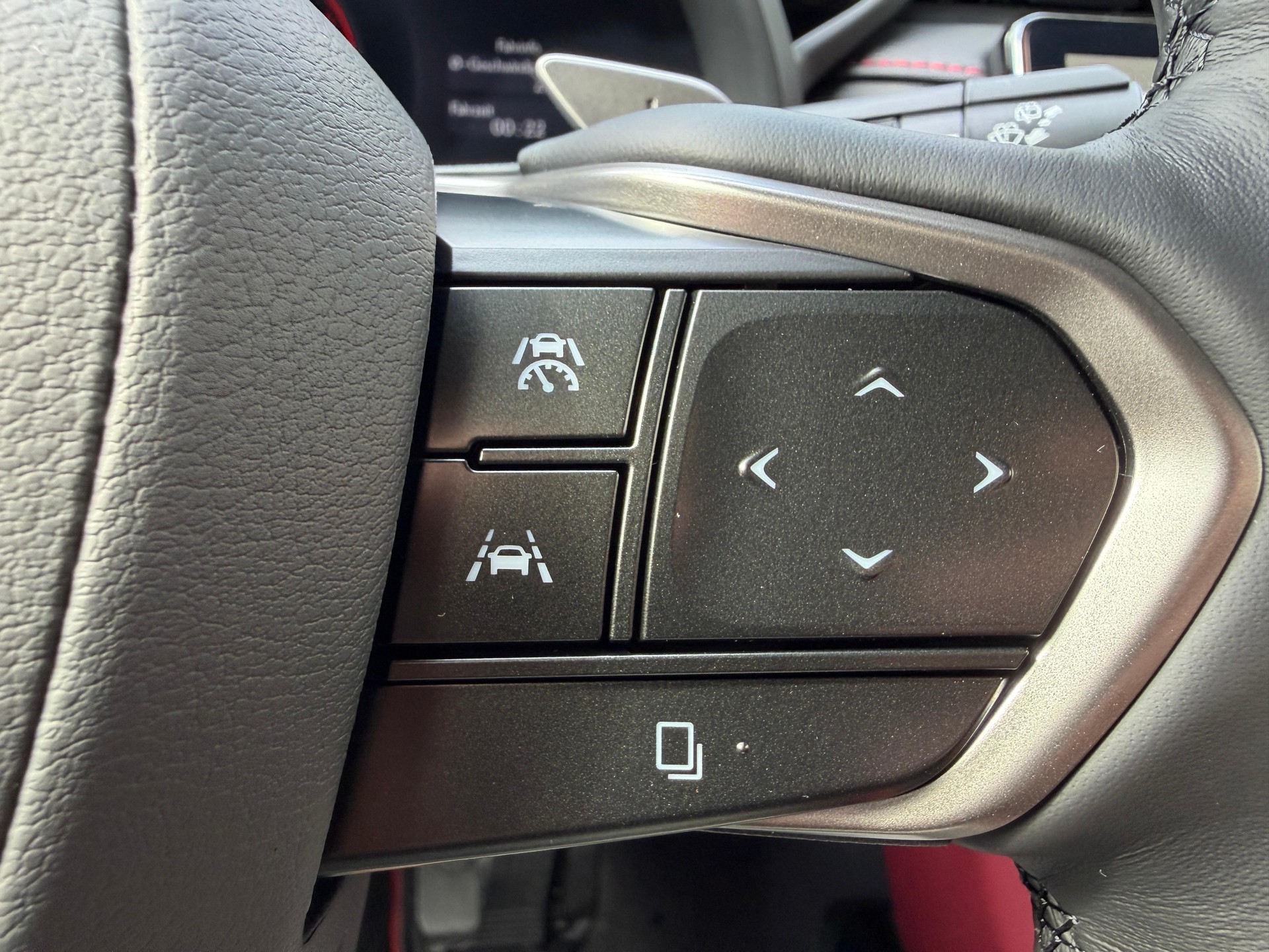 LEXUS LBX 1.5 Hybrid Vibrant Edition AWD-image-10