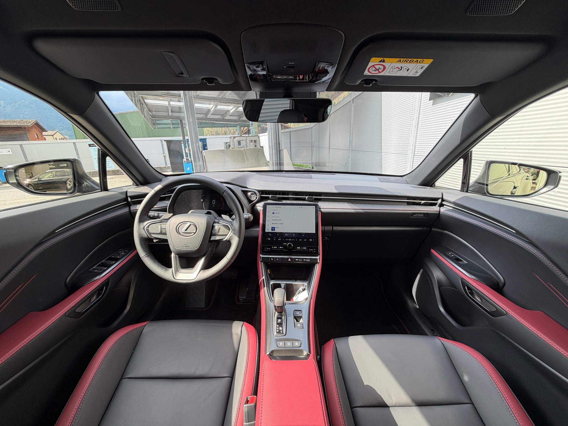 LEXUS LBX 1.5 Hybrid Vibrant Edition AWD-image-7