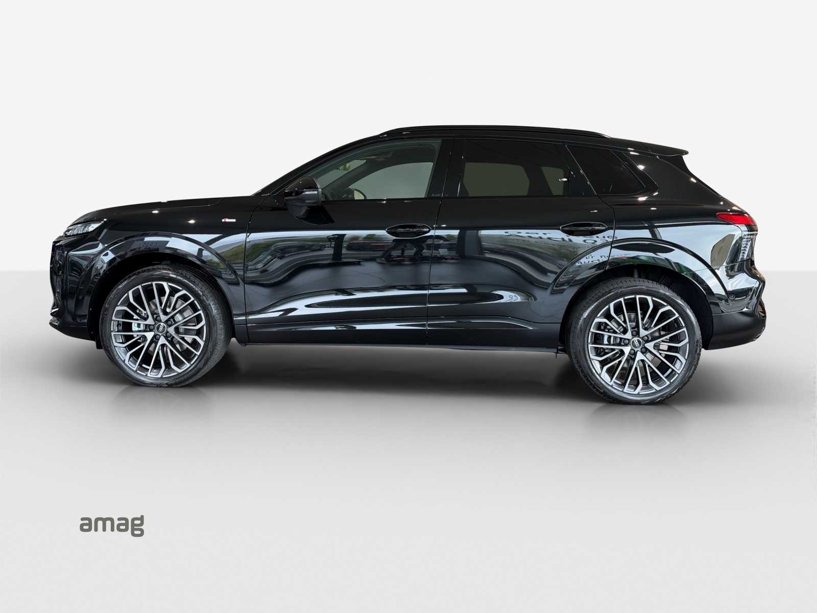 AUDI Q3 SUV TFSI quattro 195 kW S tronic-showroom-element-1