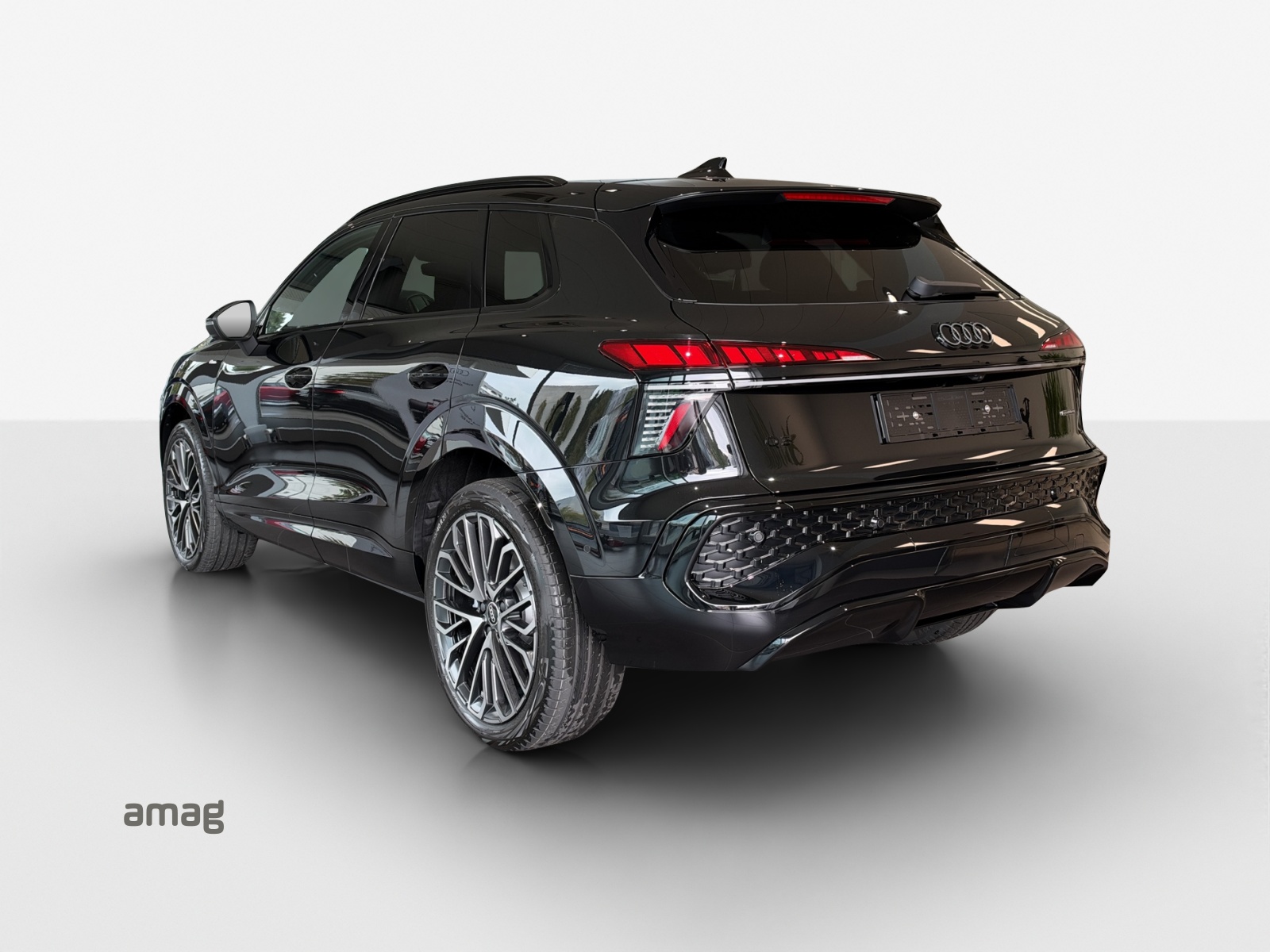 AUDI Q3 SUV TFSI quattro 195 kW S tronic-showroom-element-2