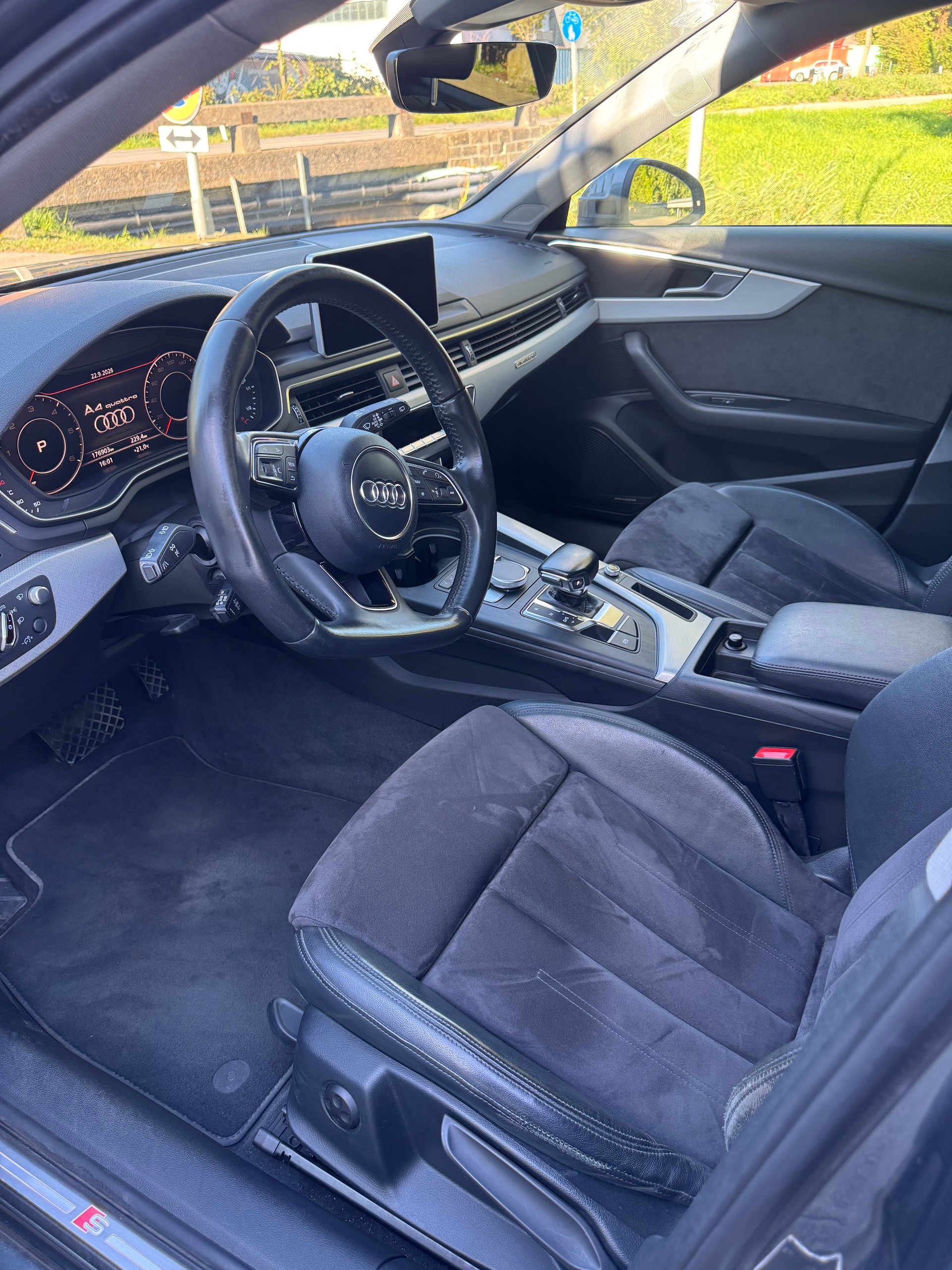 AUDI 2.0 TDI 190 Sport quattro S-Tronic-image-3