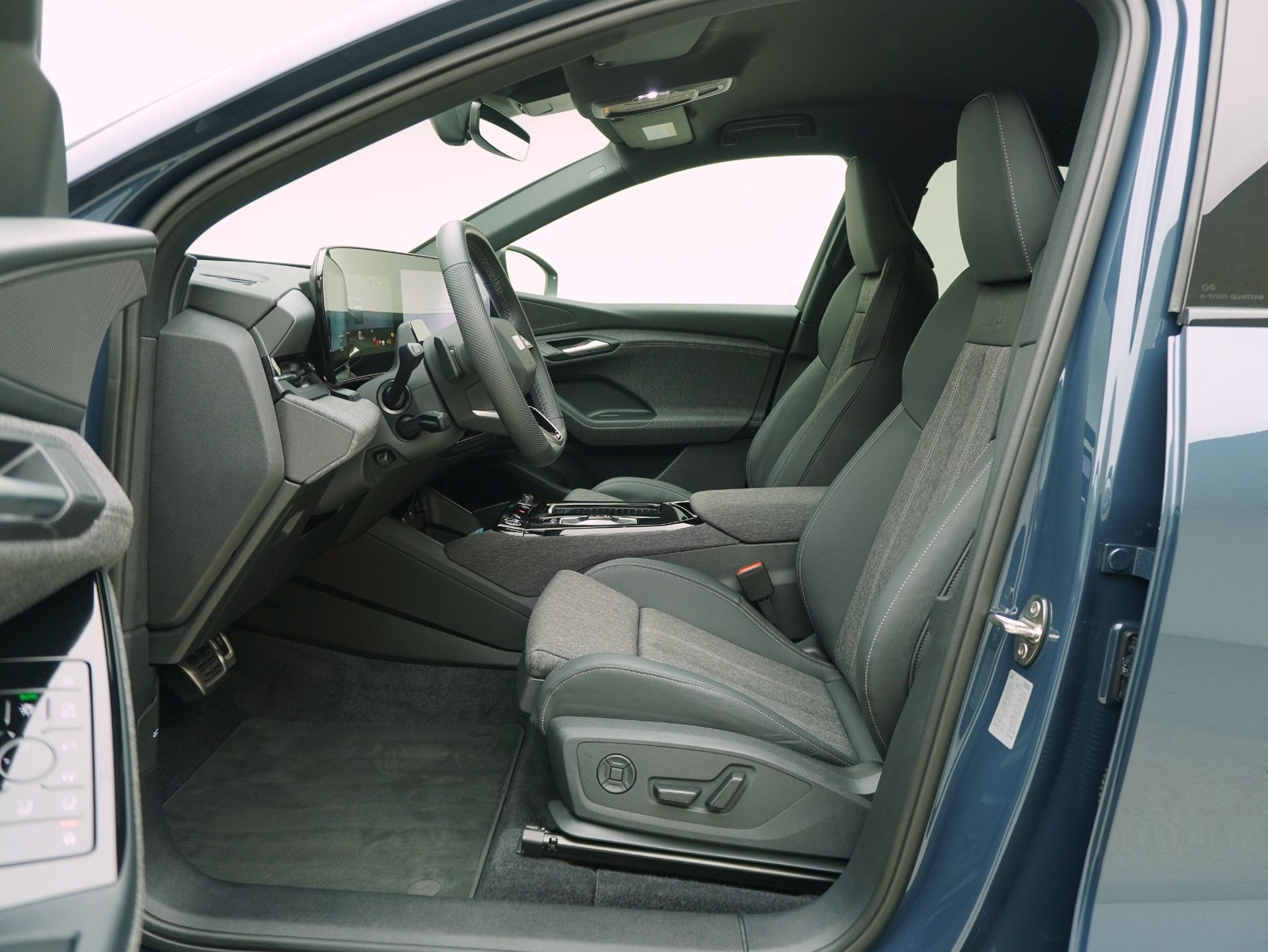 AUDI Q6 e-tron S line quattro **Audi Werksgarantie bis 02/2031**-image-10